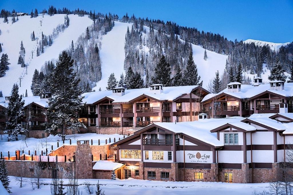 Stein Eriksen Lodge in Deer Valley Utah exterior