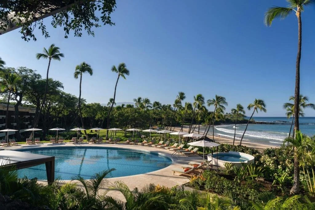 pool and beach area at mauna kea beach hotel in big island hawaii