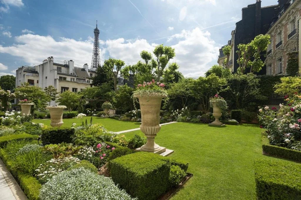garden at shangri-la paris in france