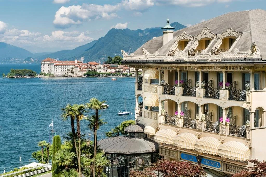 villa e palazzo aminta overlooking lake maggiore in Italy
