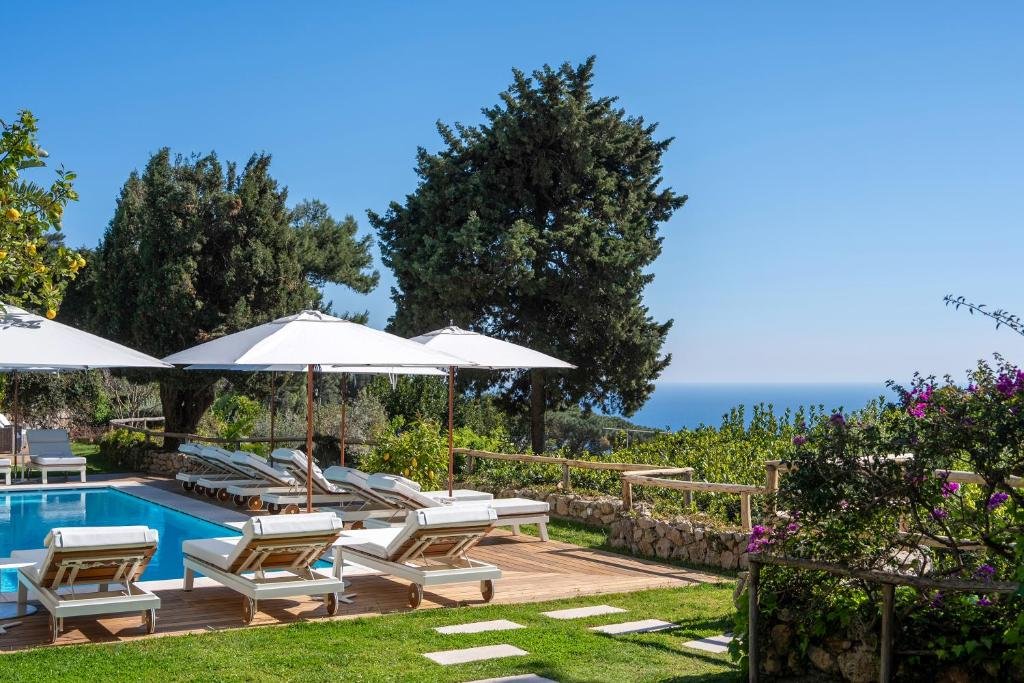 pool and grass area at hotel minerva in capri italy
