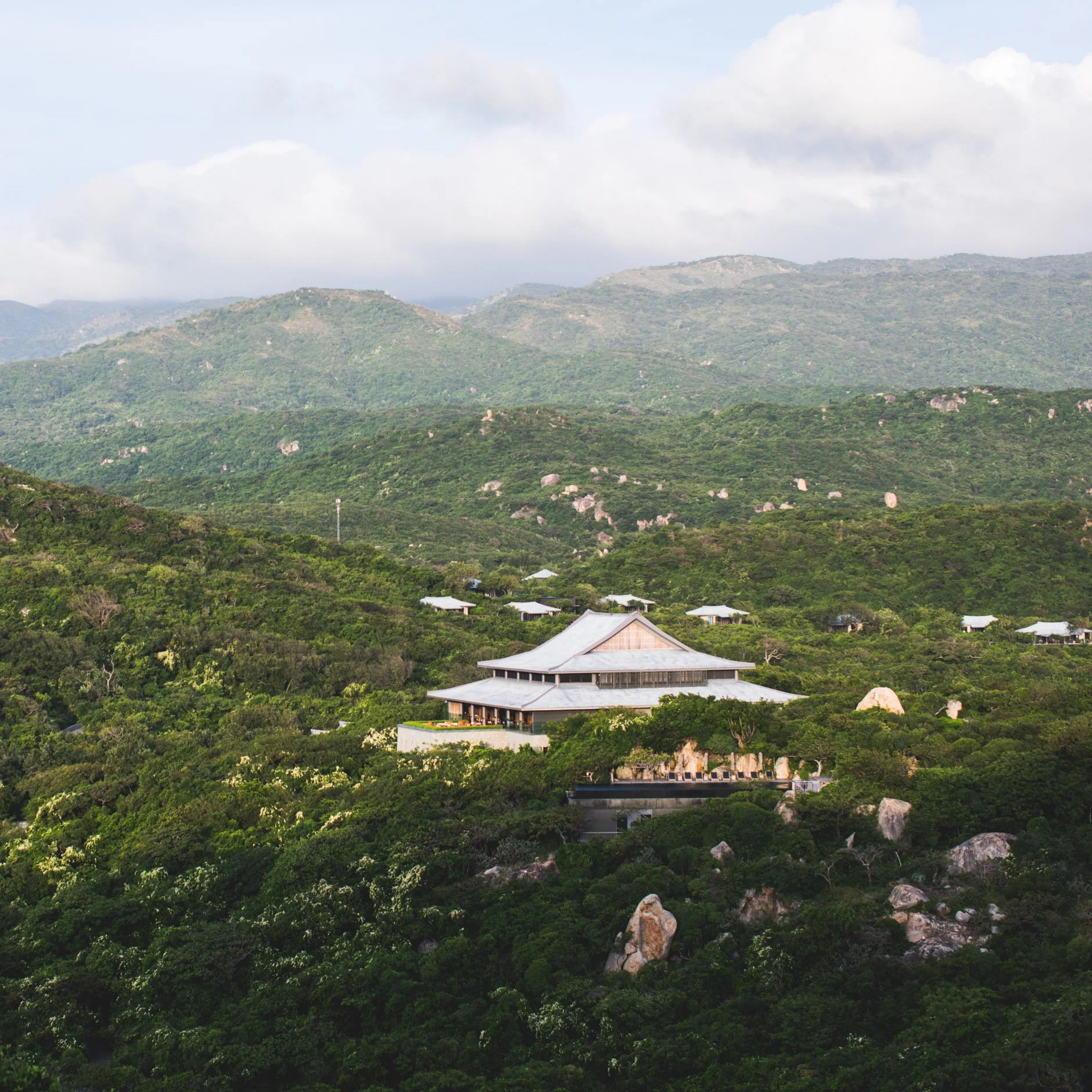 11 Best Hotels and Resorts in Vietnam (2026)