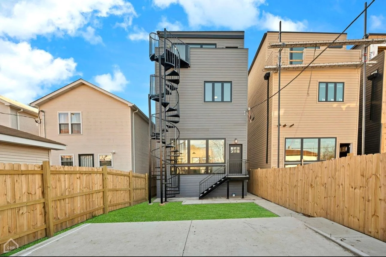 WhatsApp Image 2024-12-03 at 19.09.41_322f752f.jpg