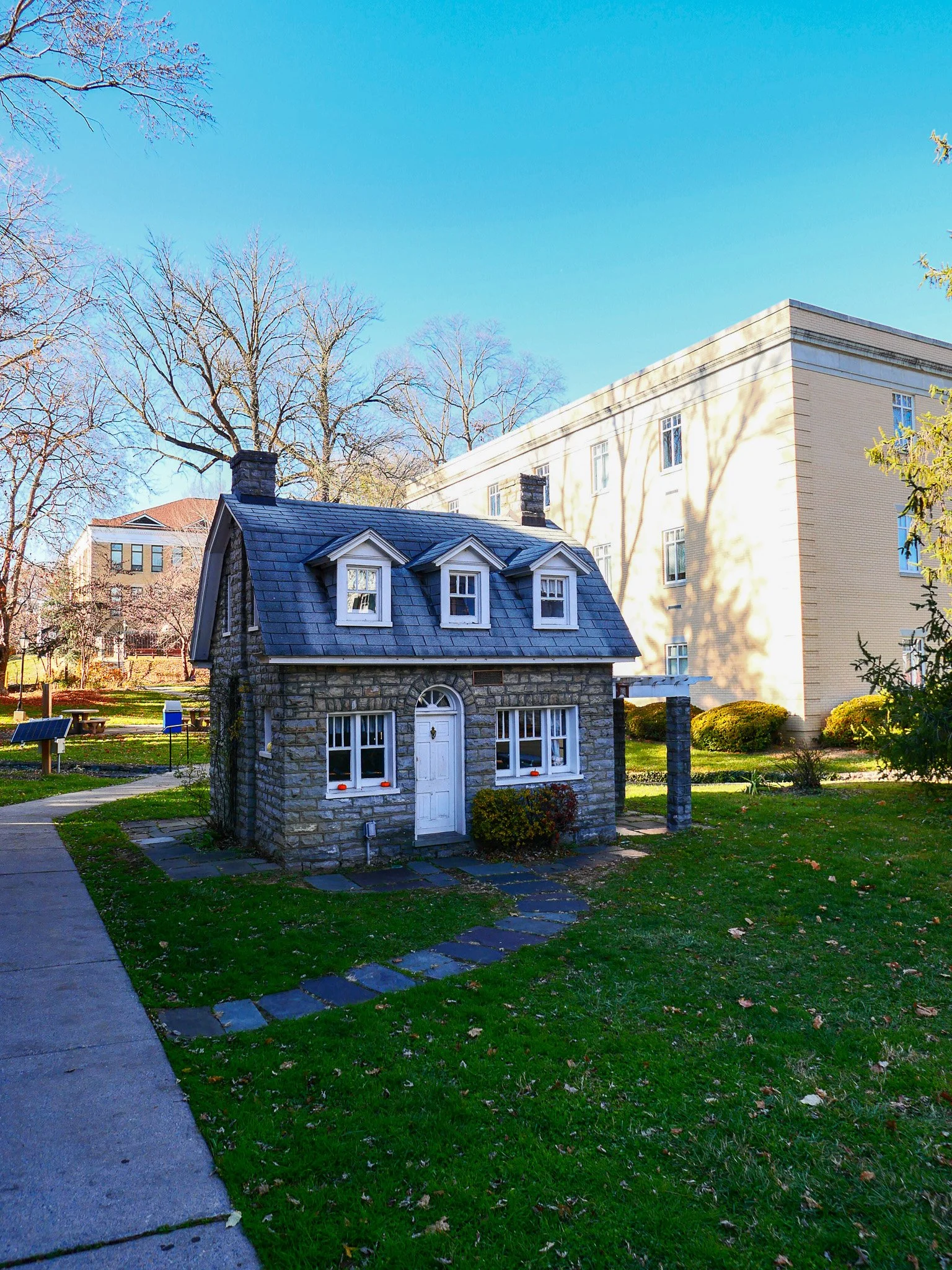 Tiny house project made by students from Shepherdstown University.

