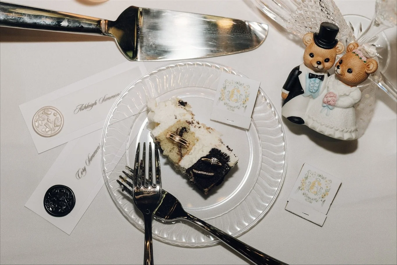 &ldquo;Can we take one of those cutesy photos with our reception stuff scattered on the table?&rdquo; Absolutely!!!! 😍📸

I&rsquo;ve been wanting to do this photo trend and @ashleigh_clare_ made my dream come true!

🏷️ Wedding Photos, Wedding Recep