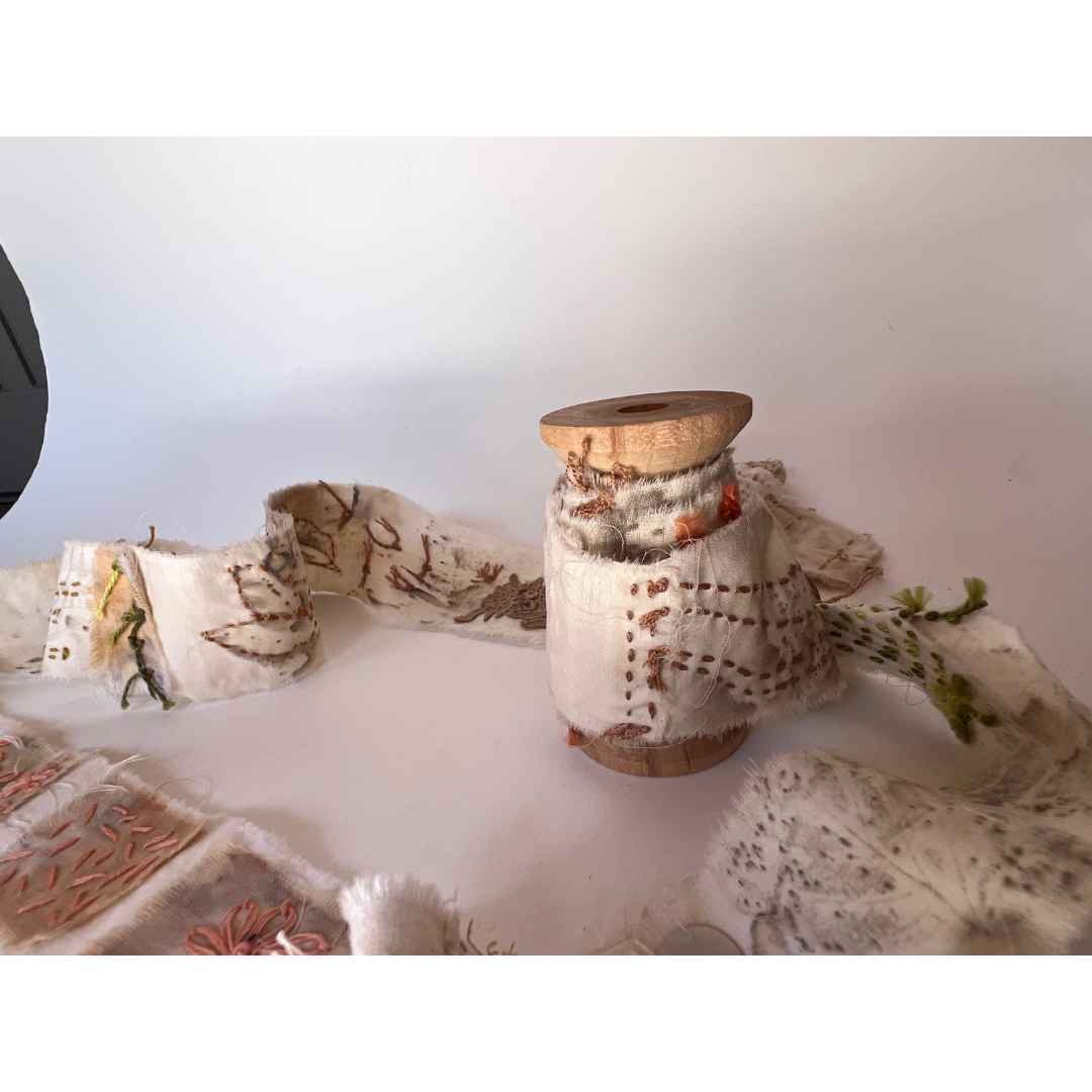 Small Sculptures | Walking Scroll I