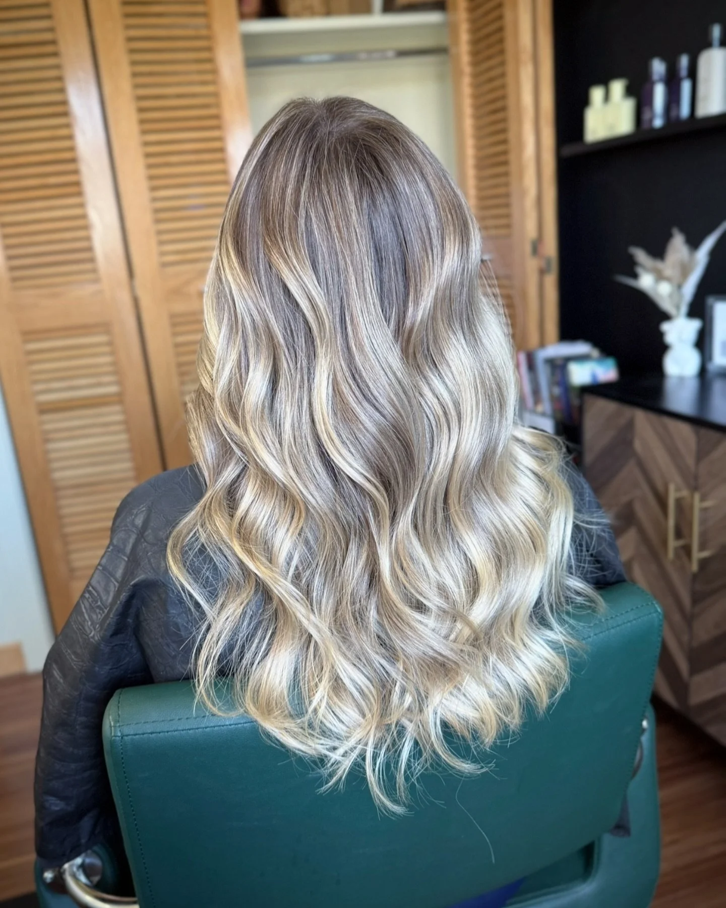 Currently dreaming of beachy waves and salty hair 🌊💁&zwj;♀️ #summerhairgoals #okinawahairstylist