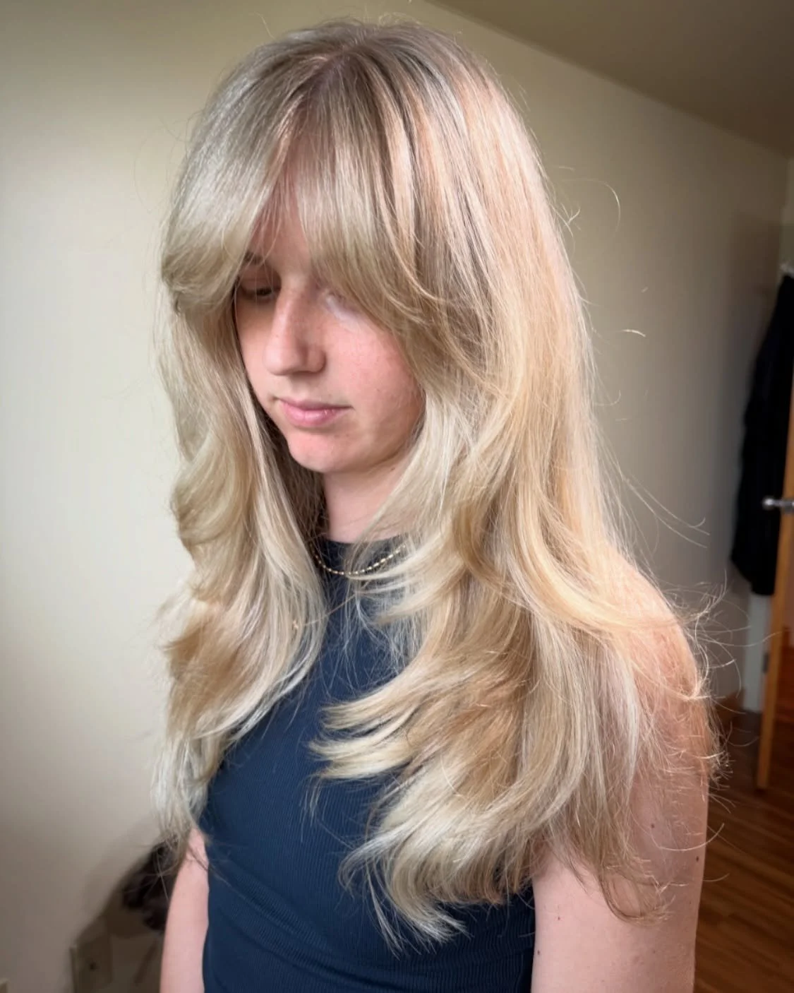All the layers and blonde 👱&zwj;♀️ 

I wish I took a before picture for this one because it was a major change! I haven&rsquo;t done this many foils on a single client in a long time, but it was totally worth it !

She looks STUNNING 🤩 
#okinawahai