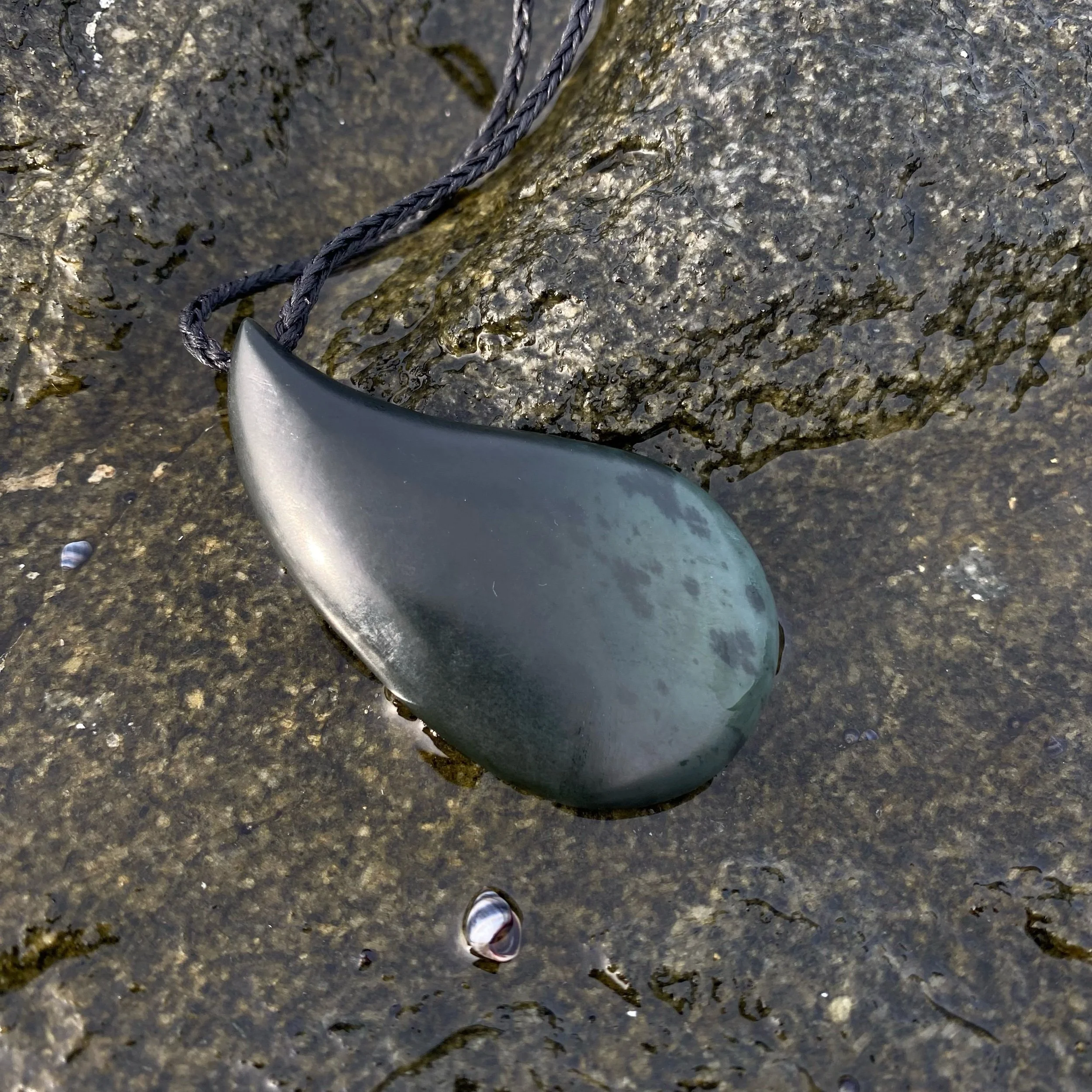 musselnecklaceblackjademotherandchild