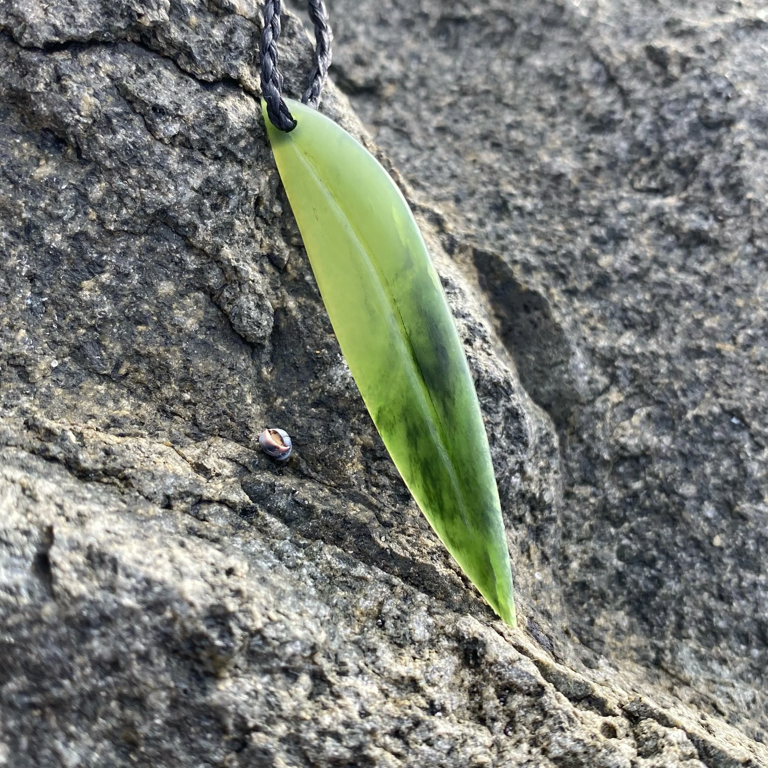 Kahurangi kauiri leaf pendant