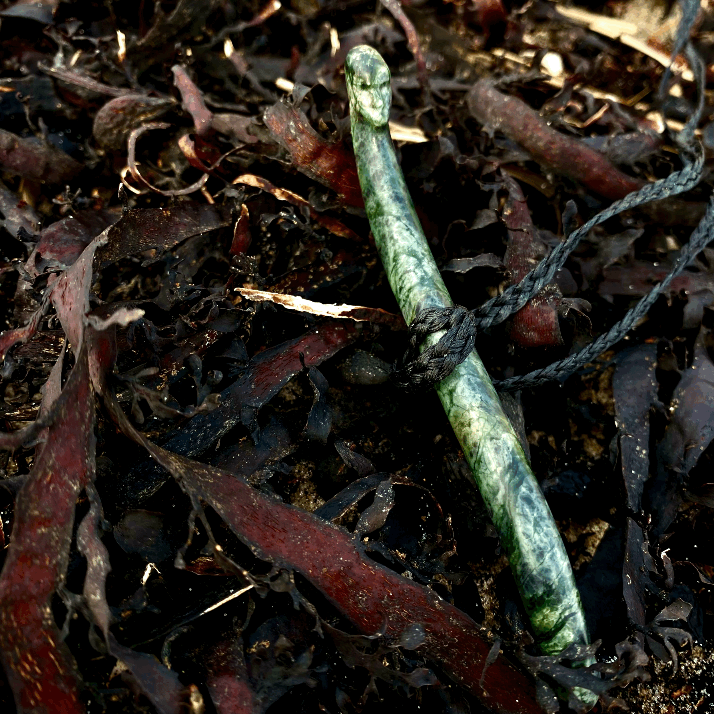kapeutipunamanunecklace.gif