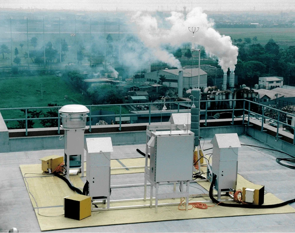 Air Monitoring Equipment on Residential Tower  Rooftop Measures Incinerator Emissions