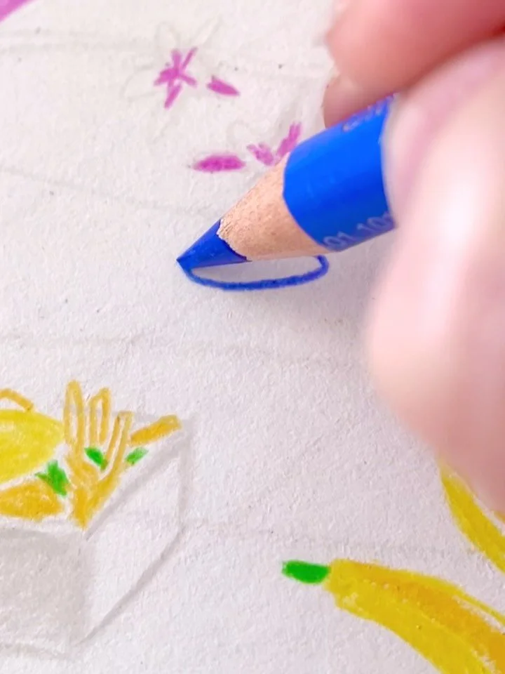 A proper Byron Bay story, packed with more than 20 years of holidays, family, kids, and little moments that stick.

Food by 🐟 by @fishmongersbyron and 🍕 @earthnseapizzaandpasta on a picnic blanket inspired by a gift she received in Byron by her hus