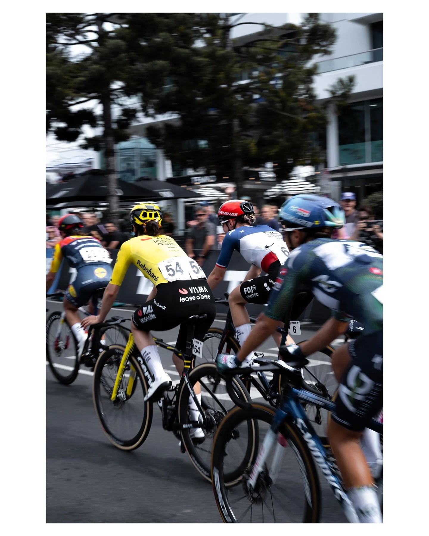 &ldquo;Our only calling is to make the very best of what is right in front of us. There is nothing else.&rdquo;

- Brianna Wiest

#bikerace #womenspeloton #cadelevansgreatoceanroadrace #roadbikecaptures #bikemotion