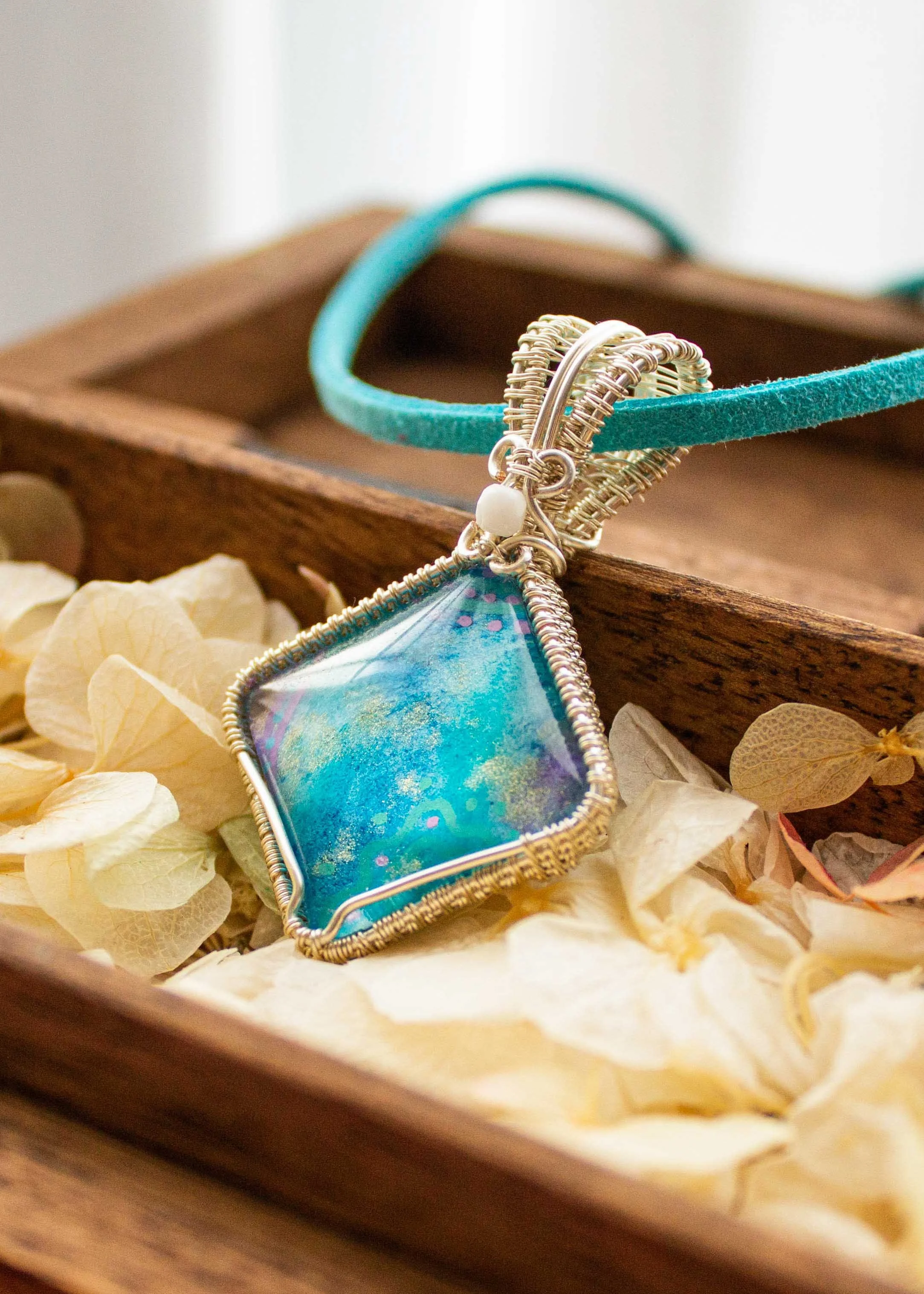 hand-painted-summer-necklace-wire-wrapped-glass-pendant-1645-2.jpg
