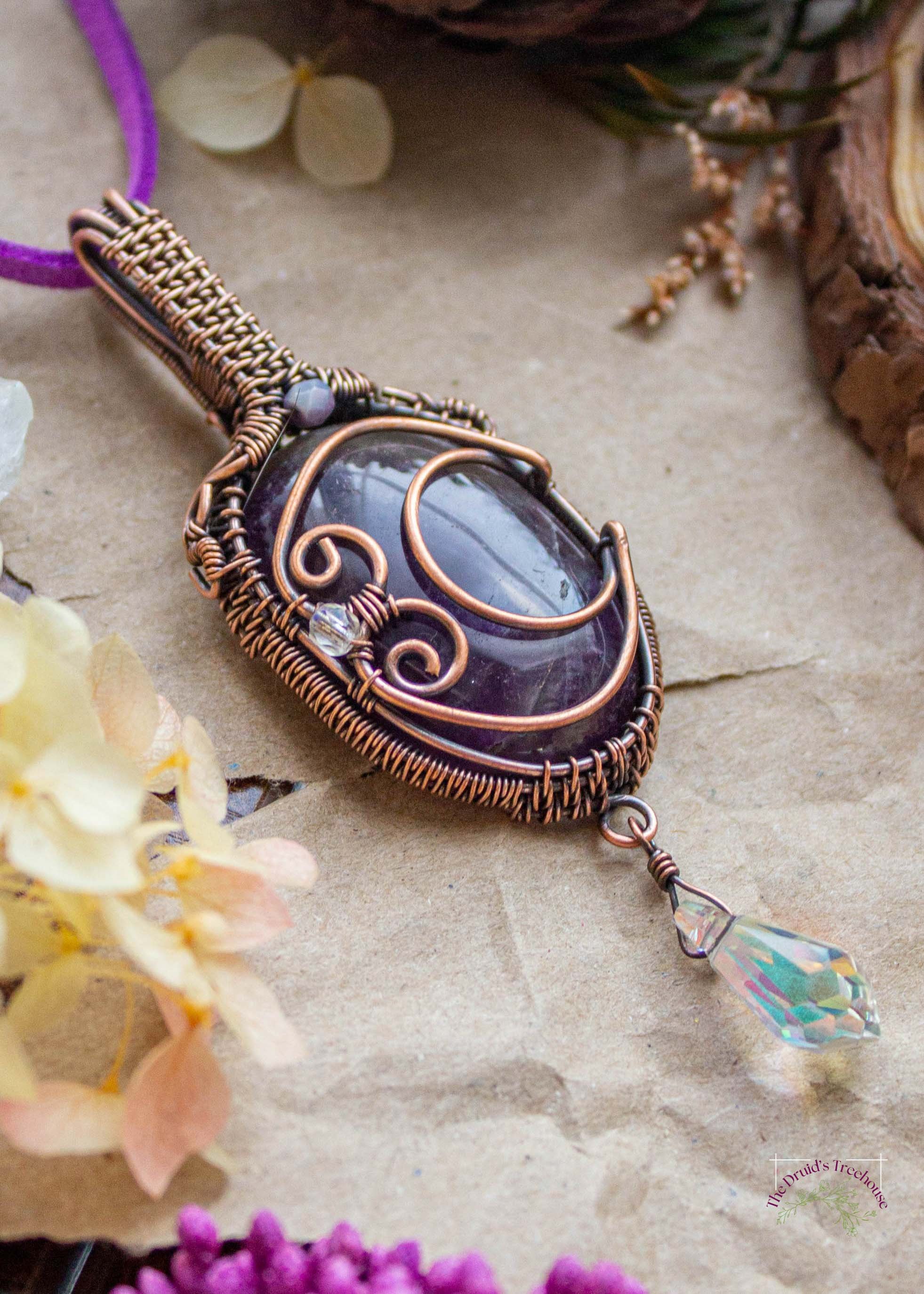 wire-wrapped-amethyst-pendant-crescent-moon-jewellery-3198.jpg