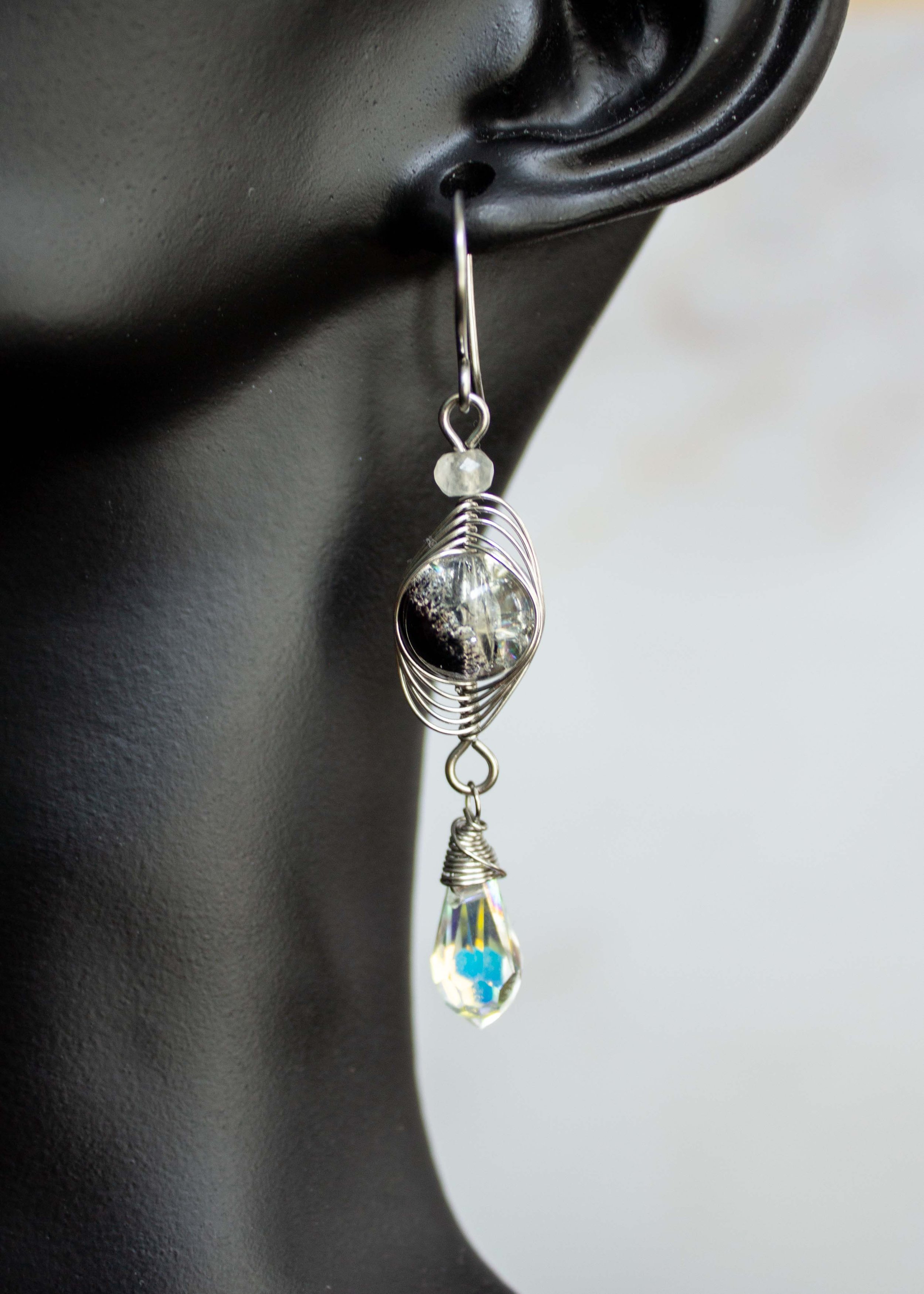 wire-wrapped-earrings-herringbone-dangles-with-grey-agate-7827.jpg