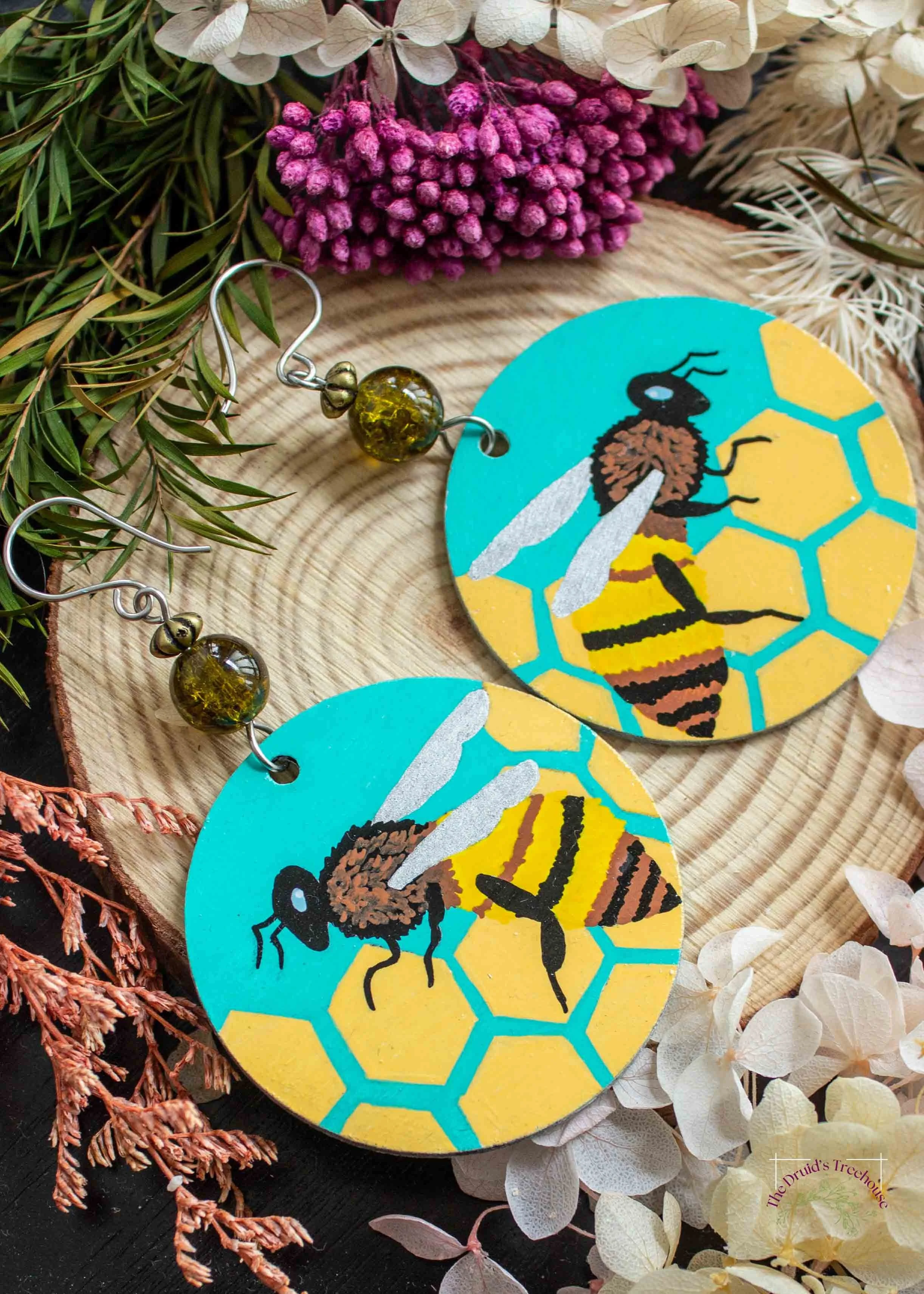 round-dangling-earrings-with-hand-painted-bees-7377.jpg