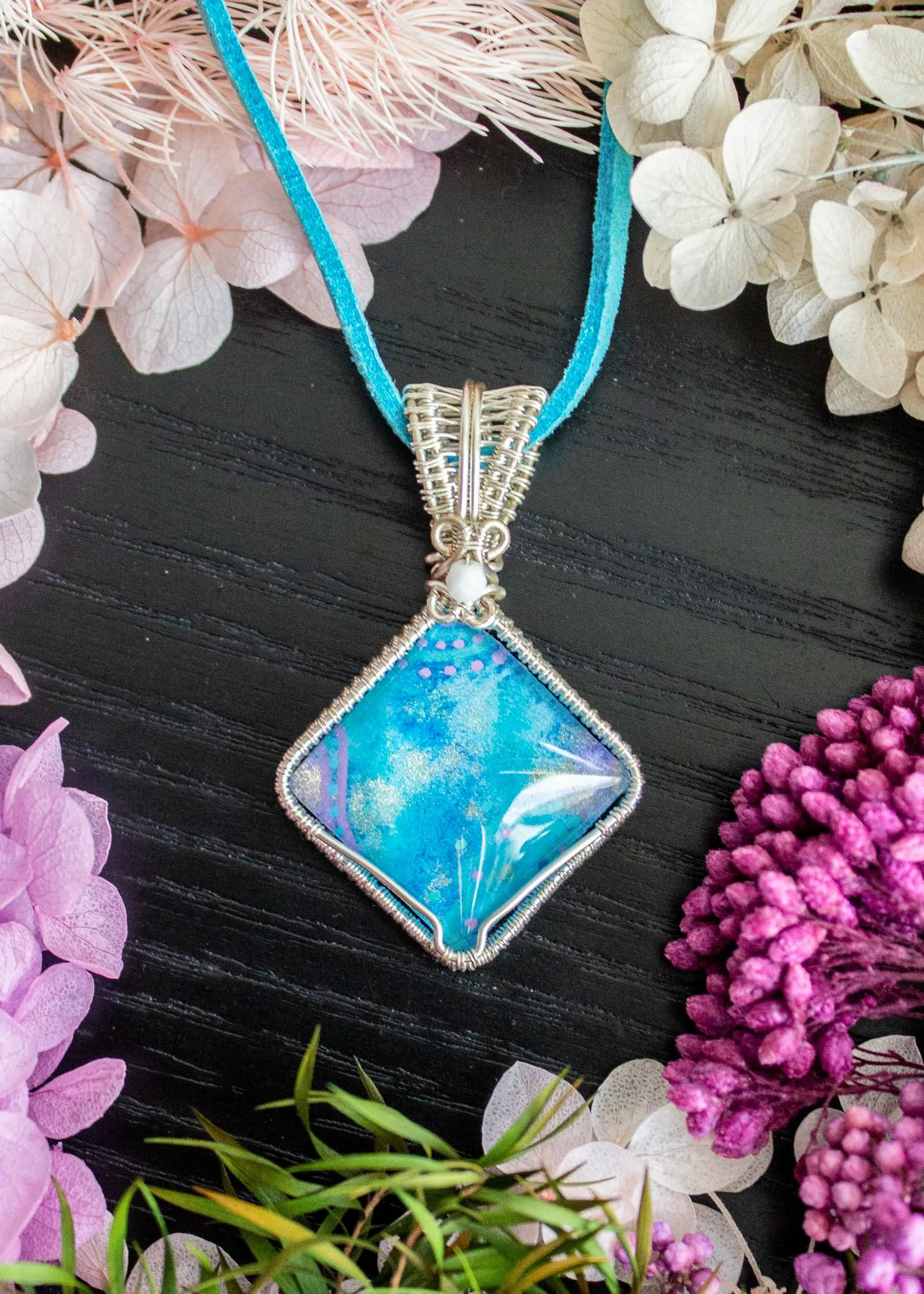 wire-wrapped-pendant-hand-painted-blue-doodles-jewellery.jpg