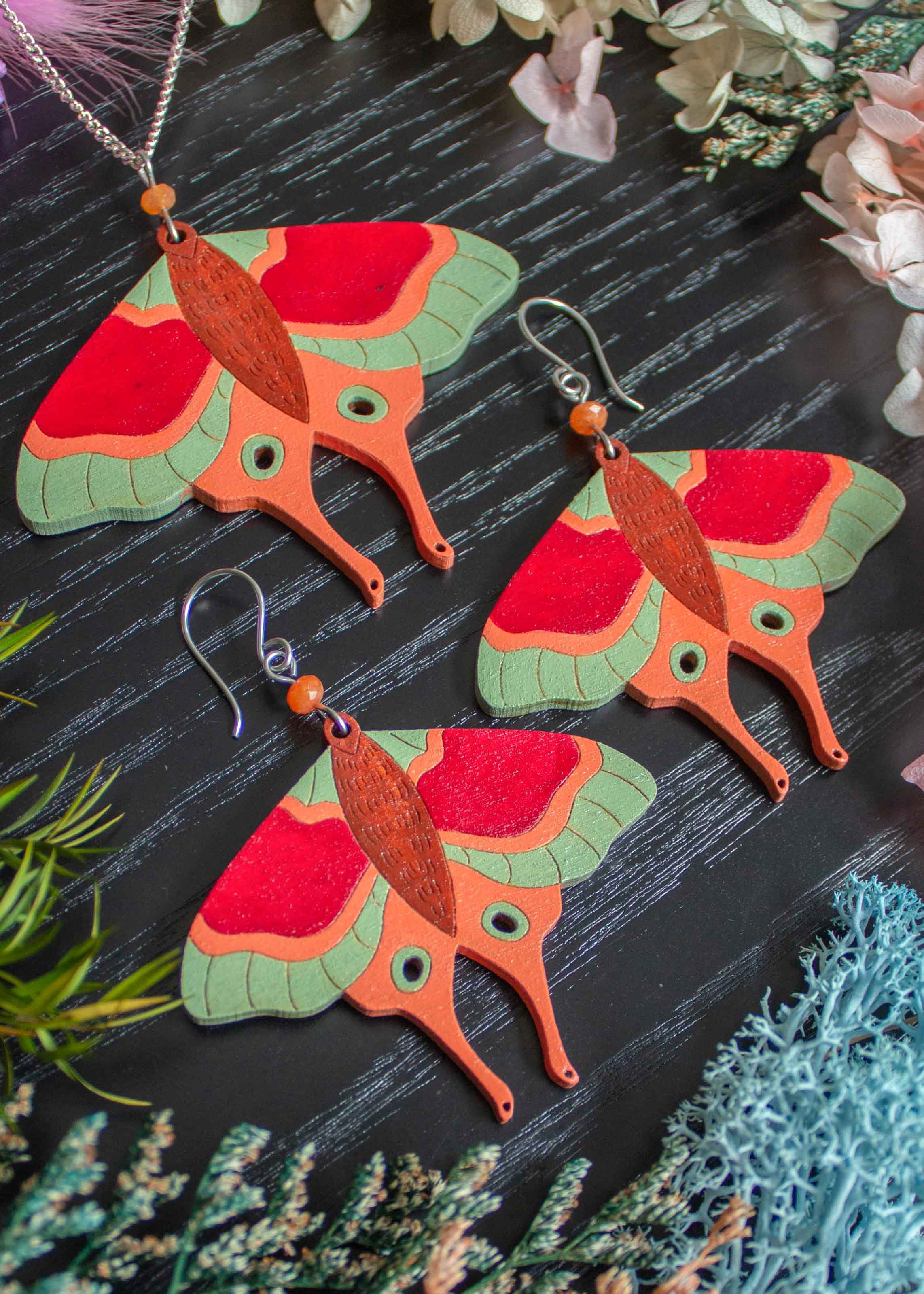 hand-painted-butterfly-pendant-and-earrings-wooden-set-orange-and-green-3.jpg