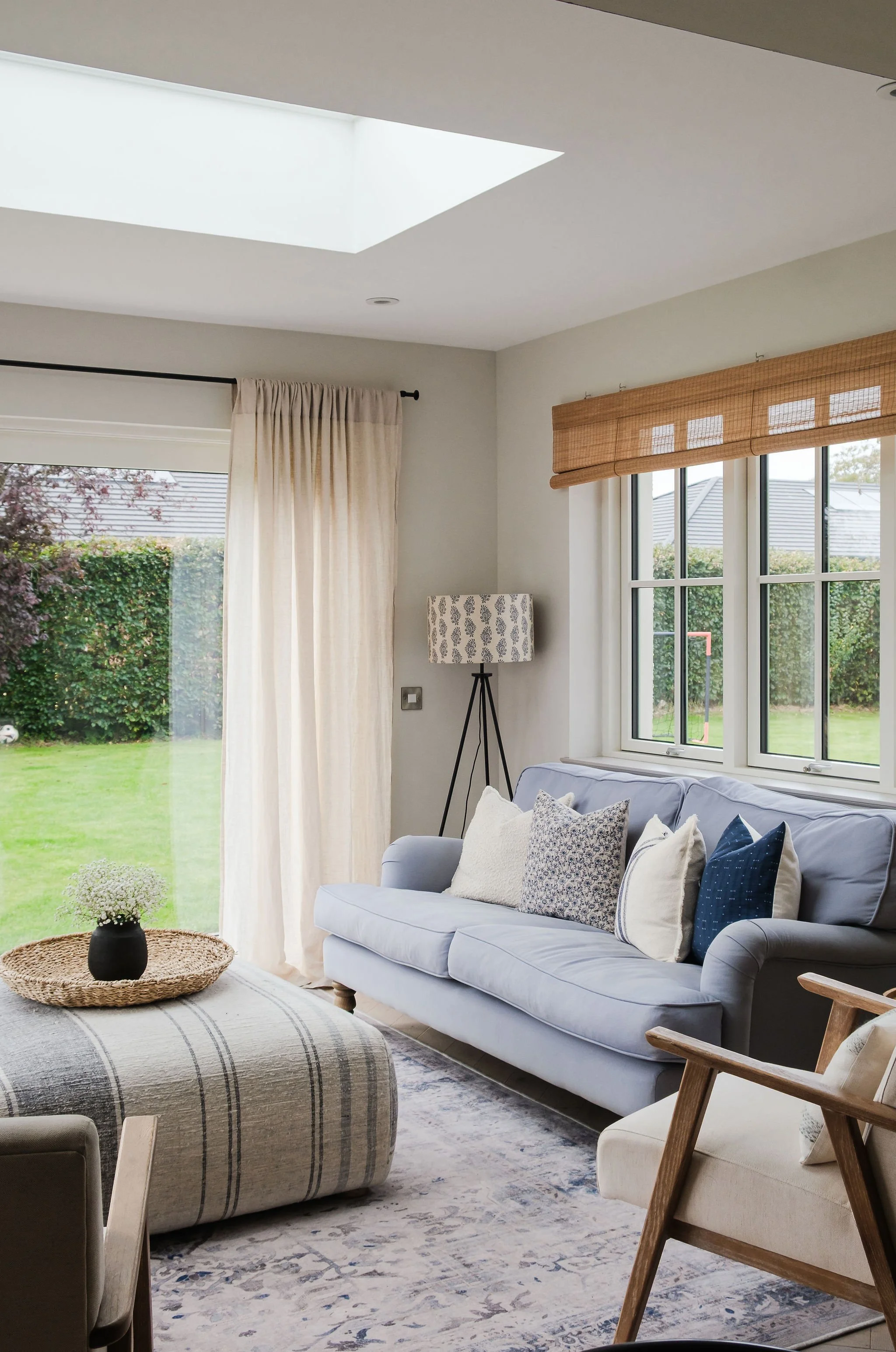 Blue patterns in a sunroom