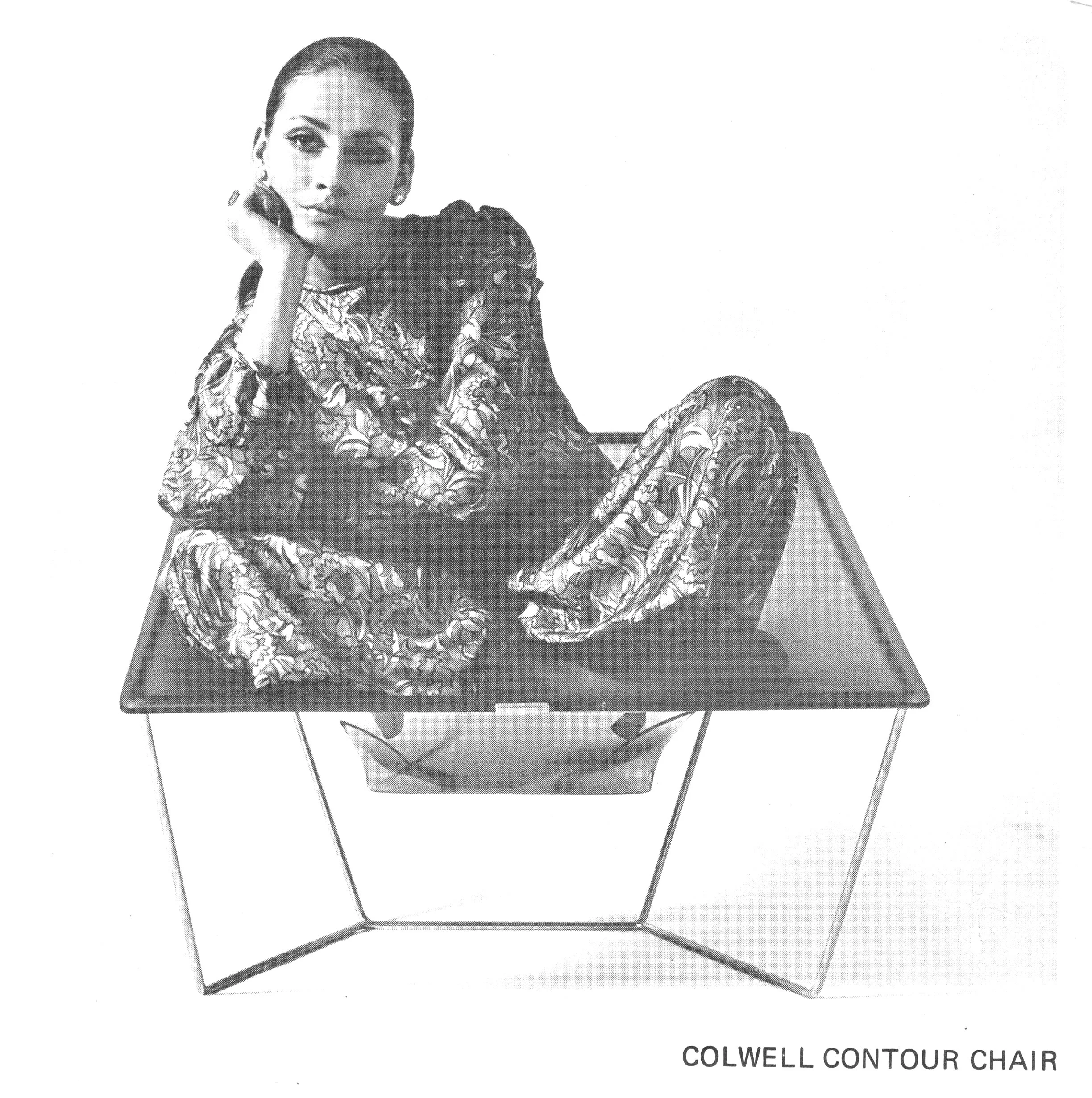 THE CONTOUR CHAIR