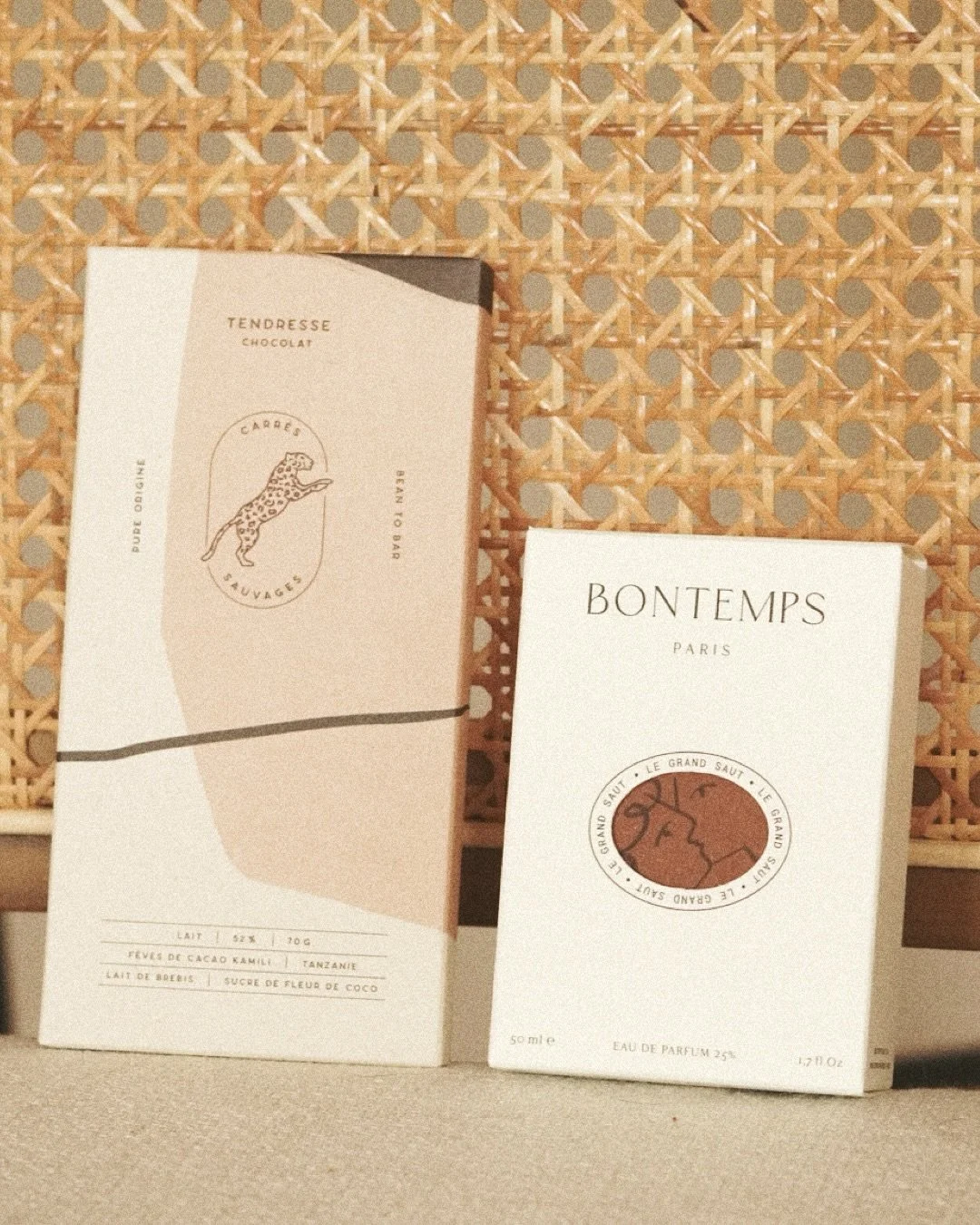 DU CHOCOLAT OU UN SORT 🍫
Il est venu le temps où celles et ceux qui préfèrent le chocolat aux bonbons auront enfin droit à cette victoire. 
Chez Bontemps, @floriangallo_perfumer est un pur mangeur de bonbons (mais il es
