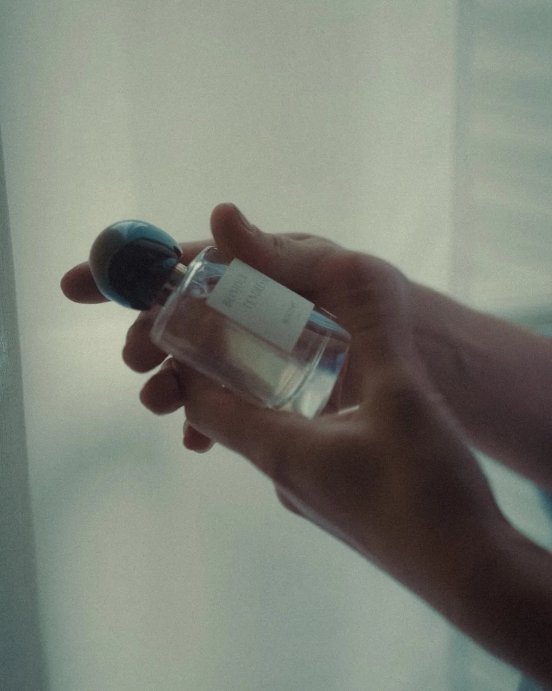 C&rsquo;est vous qui le dites 💌

&ldquo;Tous les jours sur ma peau&rdquo;
&ldquo;J&rsquo;ai re&ccedil;u votre parfum Bonjour tendresse&hellip; Il &eacute;voque de si belles belles choses pour moi. Le respirer c&rsquo;est d&eacute;j&agrave; un peu co