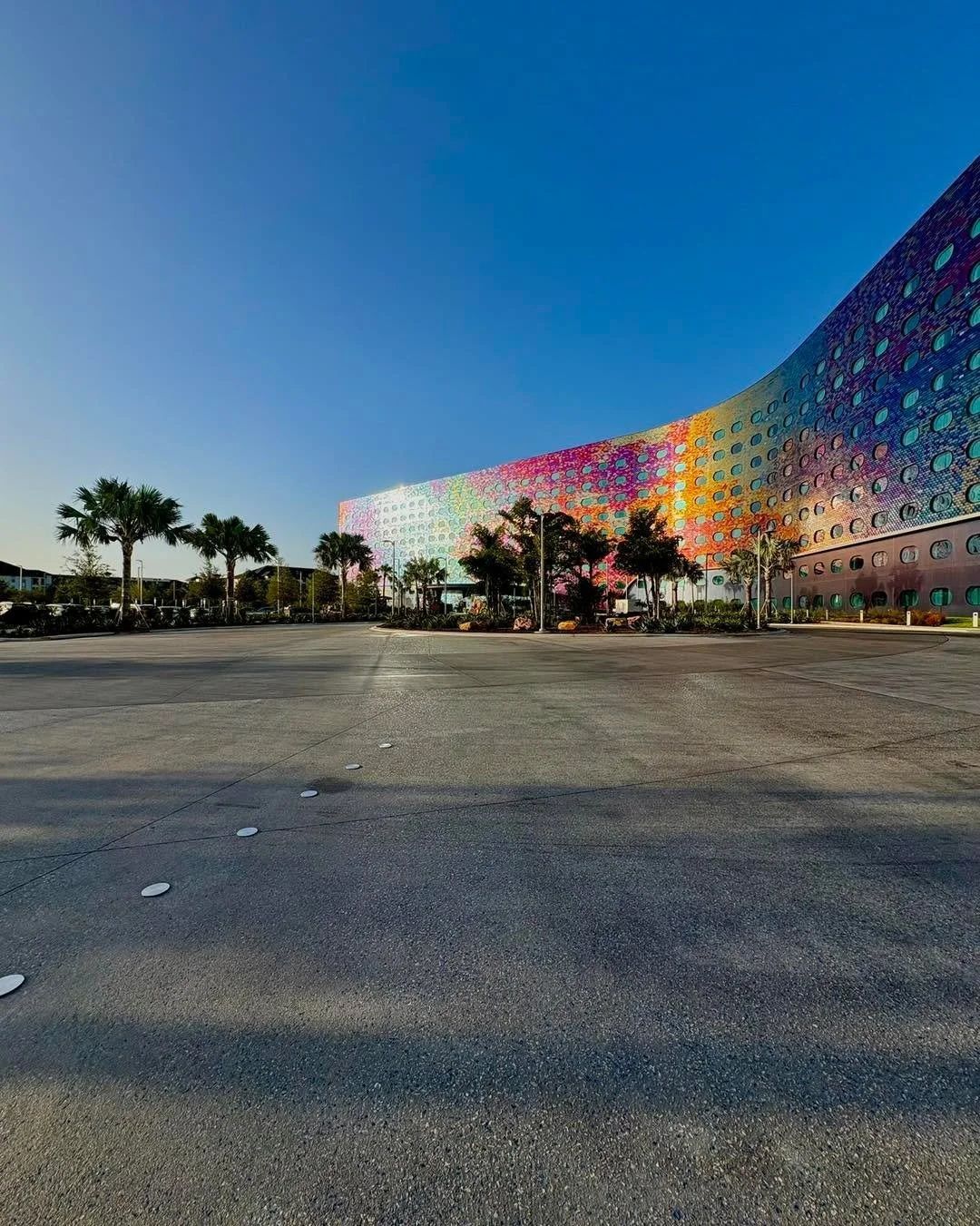 ✨ Have you seen it yet?! ✨
Our Stella Nova Resort Tour is LIVE on YouTube! 🚀💙
Come with us as we explore Universal Orlando’s newest resort — rooms, pools, food & all the family vibes 🌴
🎥 Tap the link in bio to watch!
💛 Don&rsqu