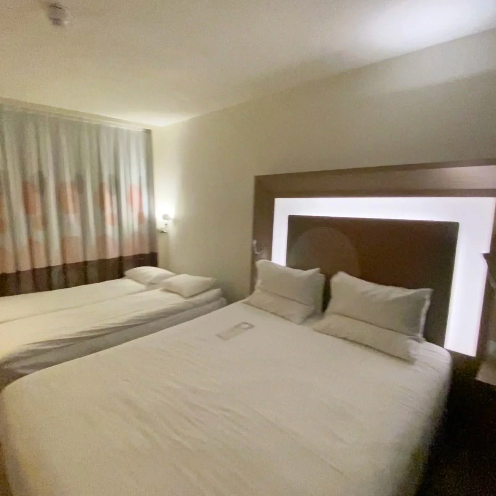 Image of the beds in an executive room at the Novotel Leeds Centre
