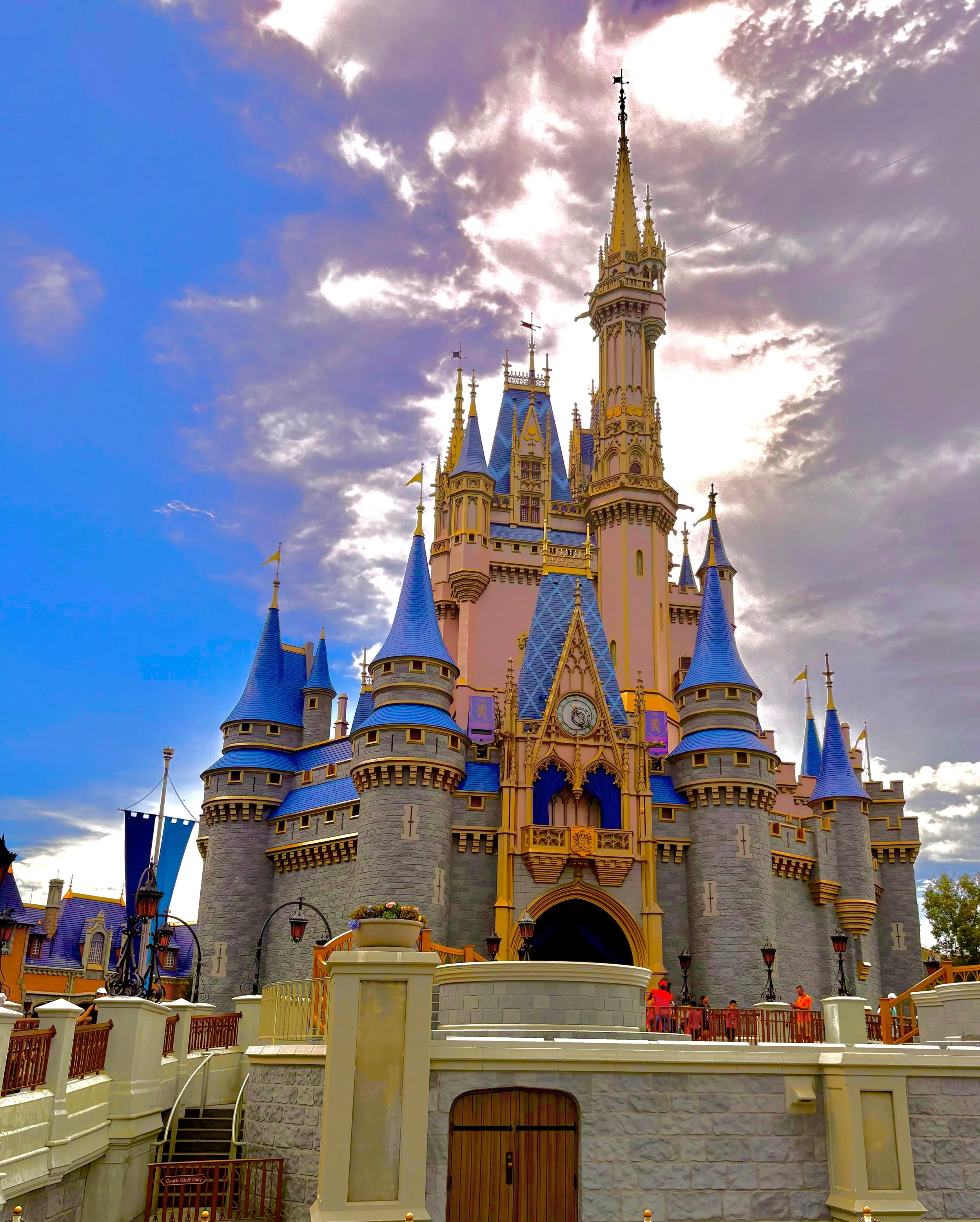 Image of Cinderella's castle Walt Disney world florida