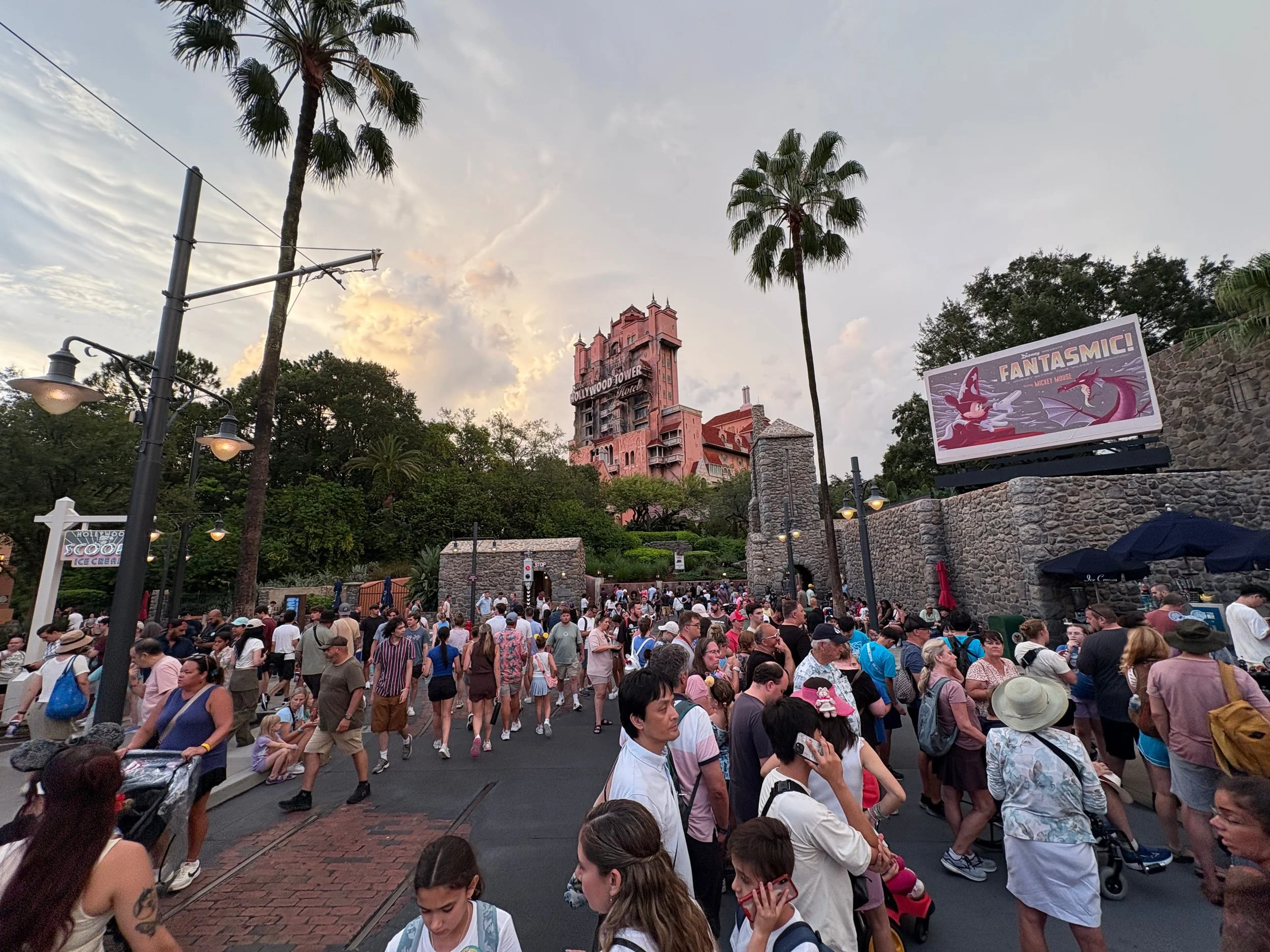 A picture of the crowds at Hollywood Studios, Walt Disney World, Florida.