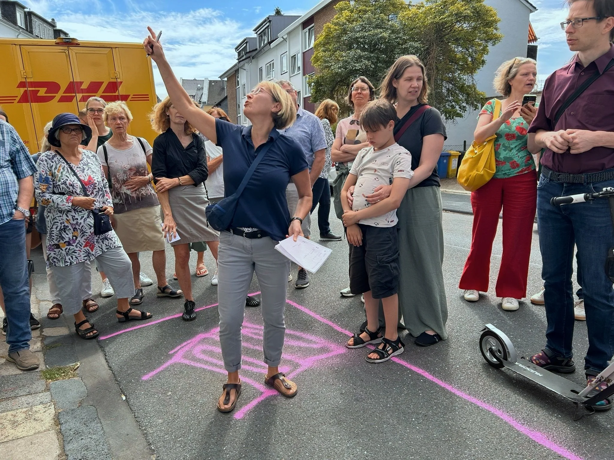 „Wie viel Platz geben wir dem Stadtgrün?“ – Eindrücke vom Rundgang durch unser LivingLab</span>