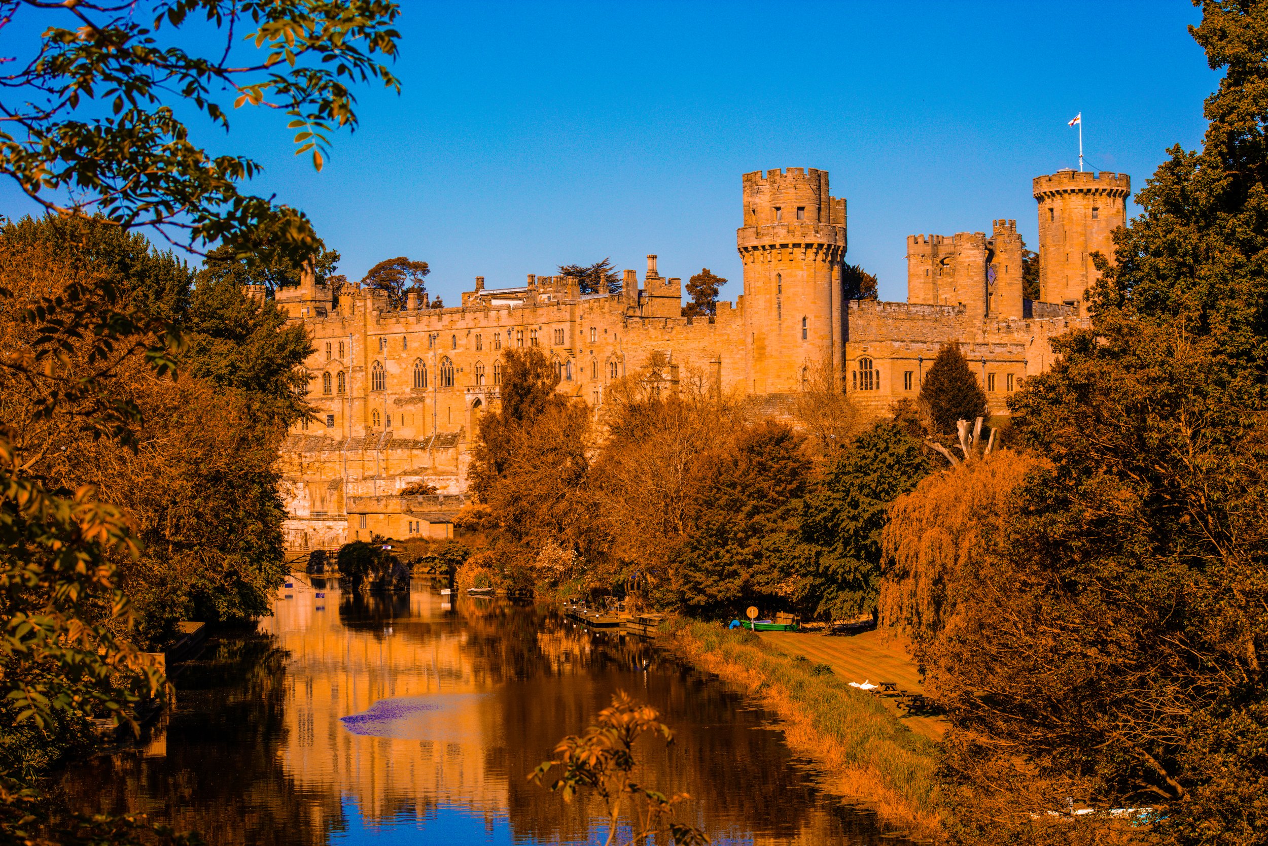 PublicViewOfWarwickCastle.jpg