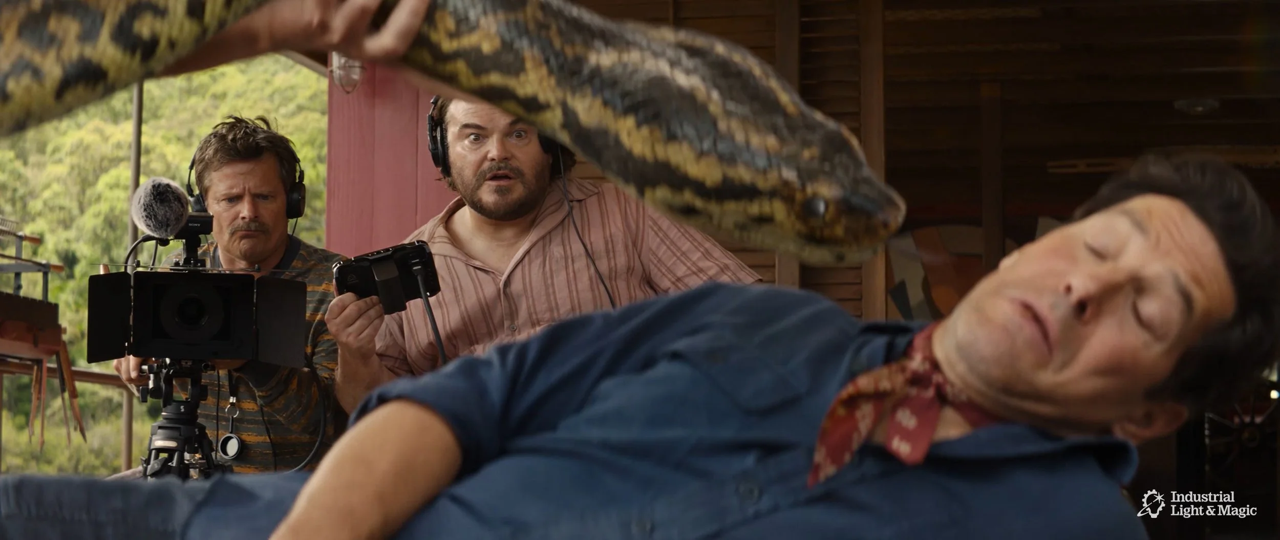 RHMNVFX_ILM_Anaconda_Screengrab_04.jpg