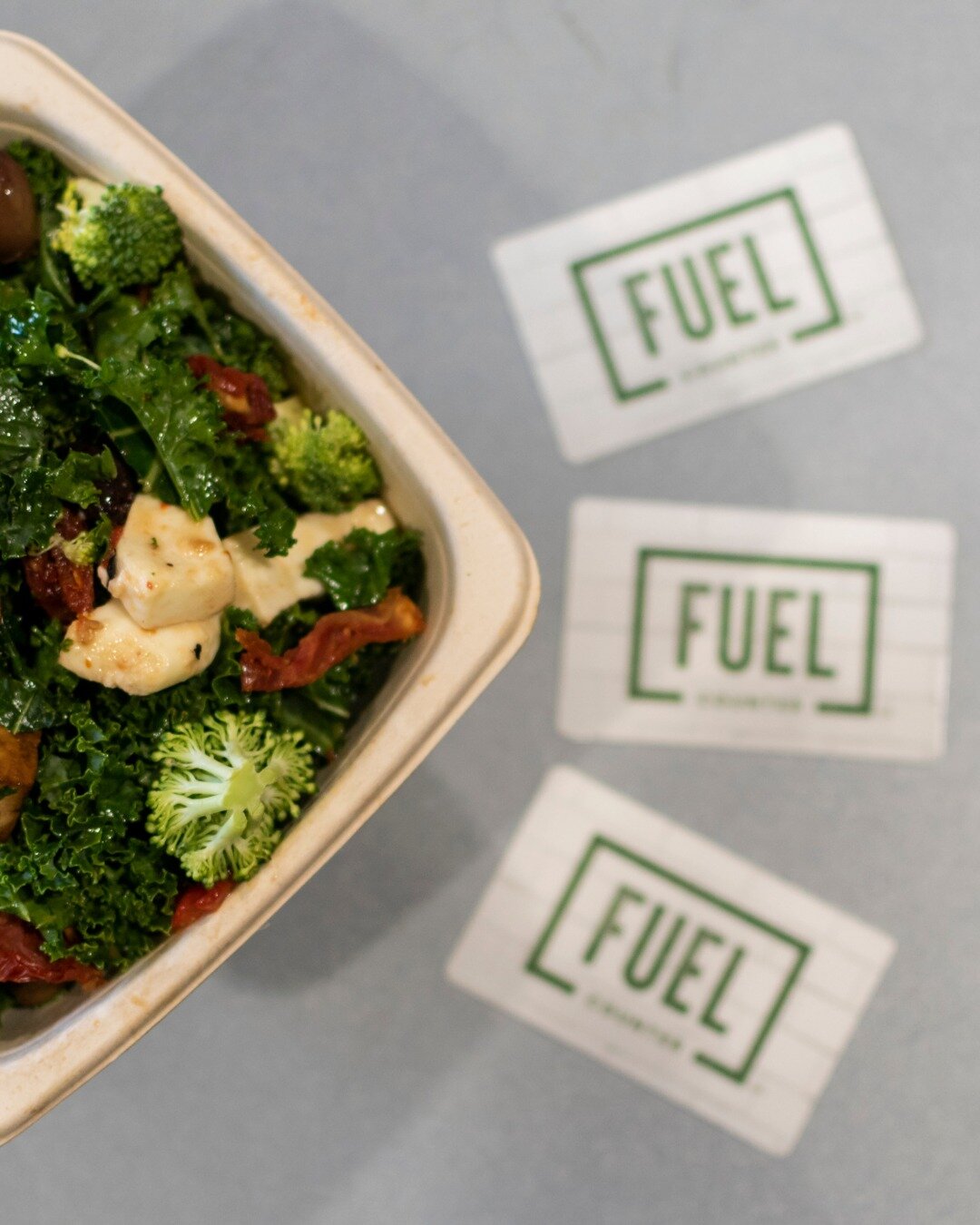 Give back this Giving Tuesday in the easiest way possible! A Fuel Counter gift card is perfect for everyone from your boss to your college kid. Give them the gift of a delicious &amp; healthy meal 💚🥗

#GivingTuesday #FuelCounter 
.
.
.
.
#GivingTue