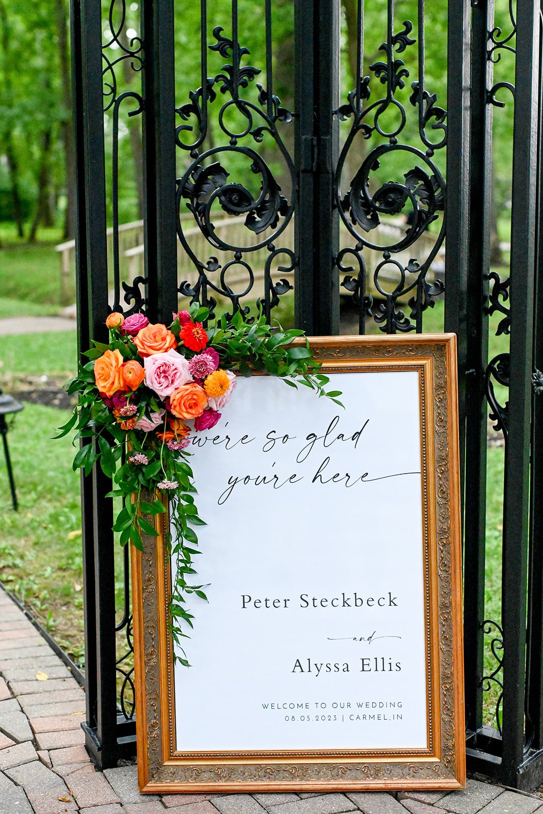 pretty wedding welcome sign outdoor.jpg