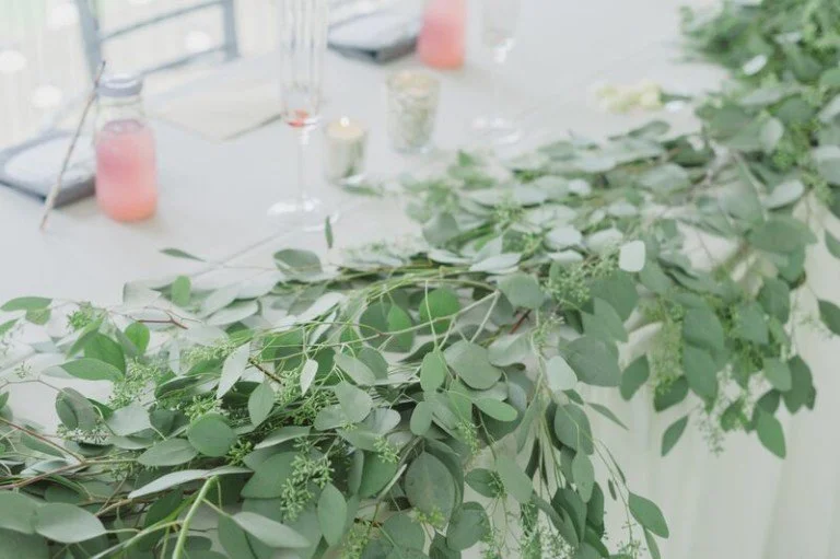 head table greenery decoration