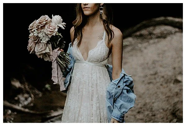 bride bouquet outside