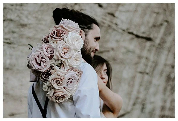 bride and groom wedding bouquet