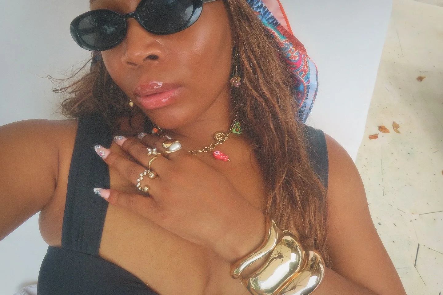 Off-duty, but the jewellery stays on ✨ 

Gold jewellery| statement jewellery | waterproof jewellery