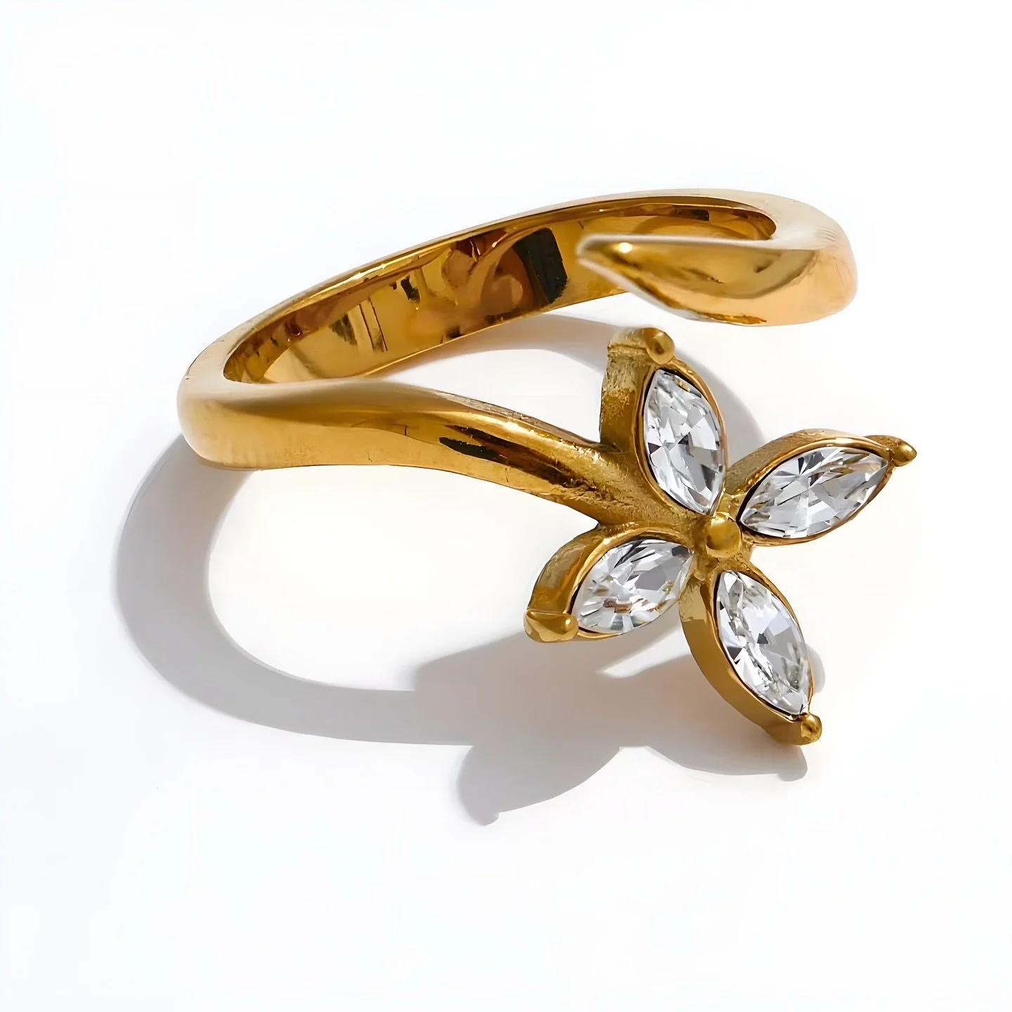 Would you wear it solo or stack it up? 🌸 Meet the Flora Ring, our latest obsession.