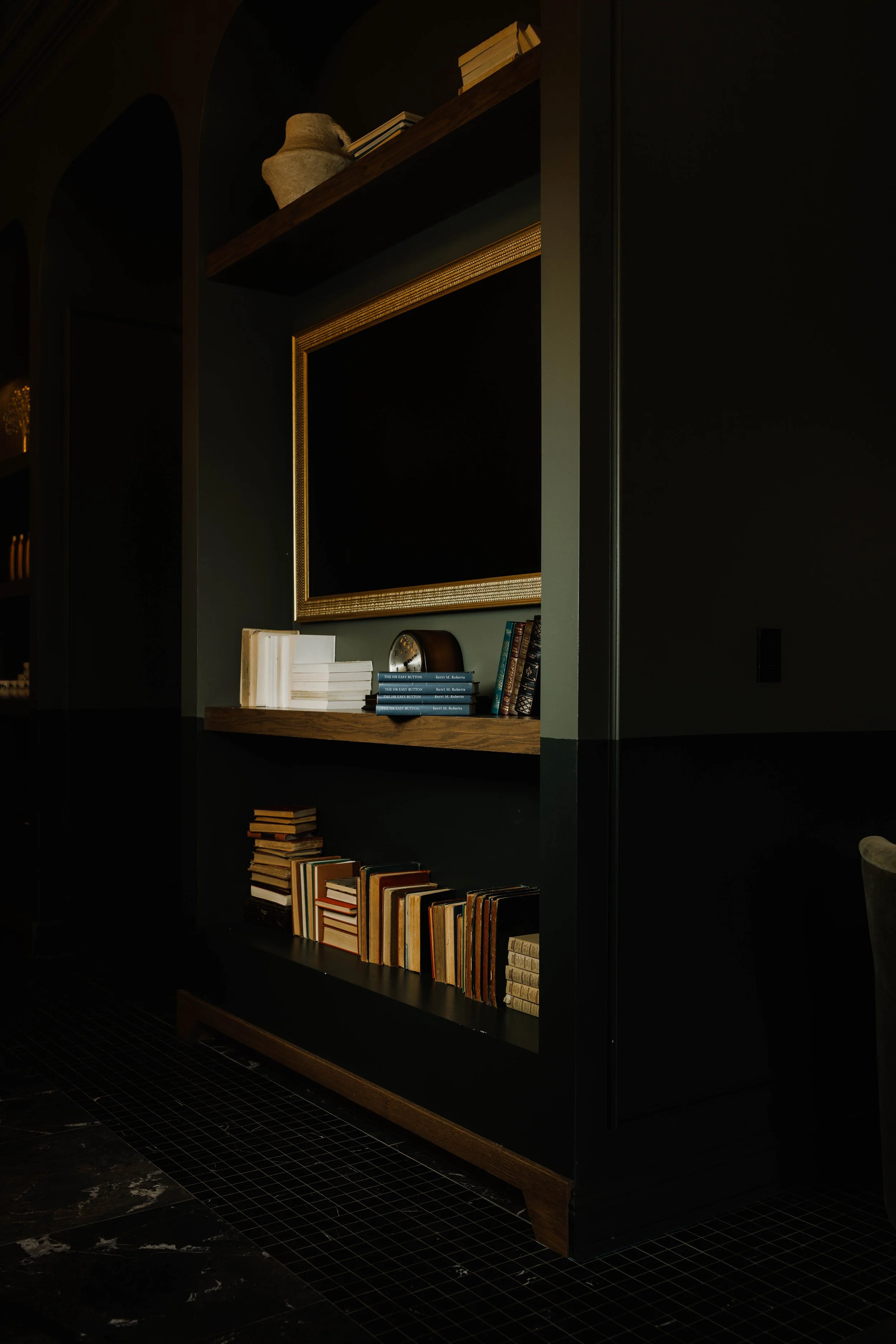 Salt & Light Advisors media kit featuring the HR Easy Button book by Kerri M. Roberts, with company overview, free HR resources, speaking topics, press features, and contact information for business leaders