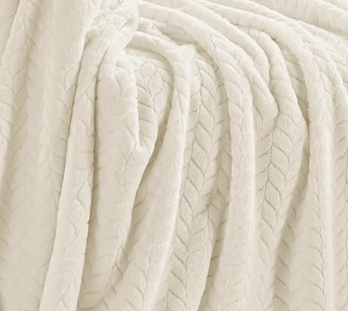 Off-white blanket.png