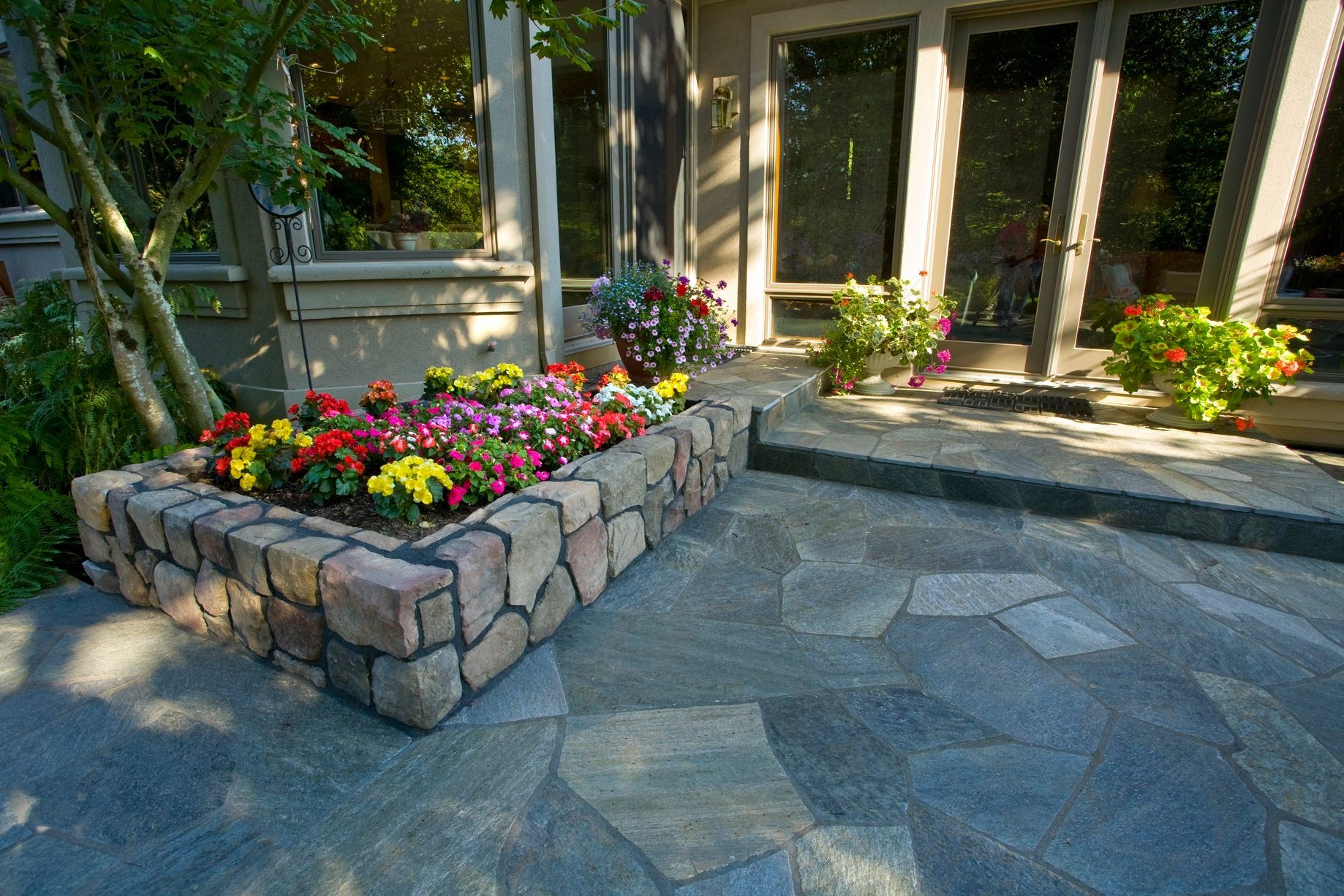 A landscaped patio designed and installed by Big Sky Landscaping. 