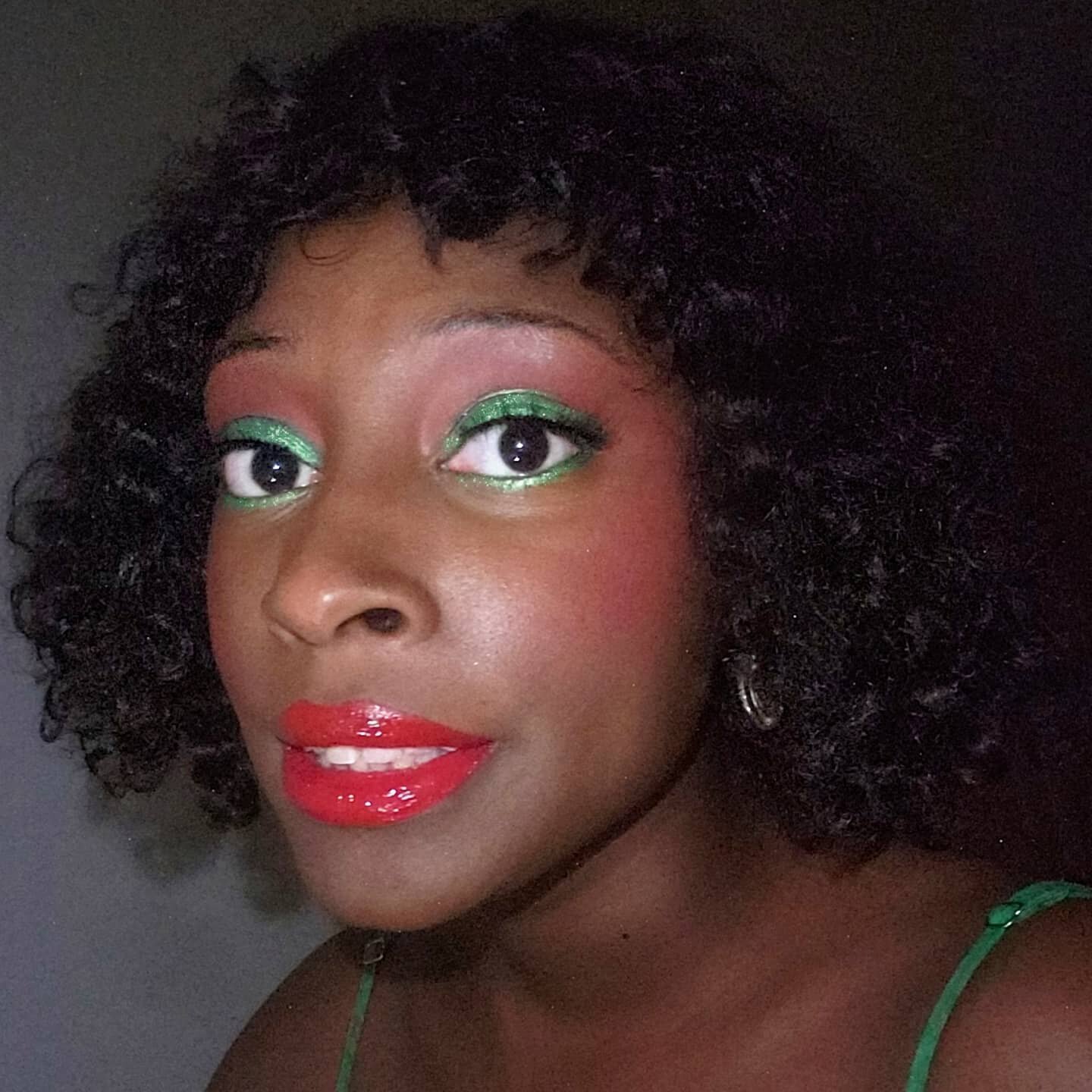 Donna Summer

Brows: @uomabeauty baby hair brow pencil

Eyes + Cheek: @narsissist dolce vita liquid blush, copacabana the multiple, @juviasplace bella blush, masquerade palette, @sugarpill fun sized palette, @fentybeauty full frontal mascara

Base: @