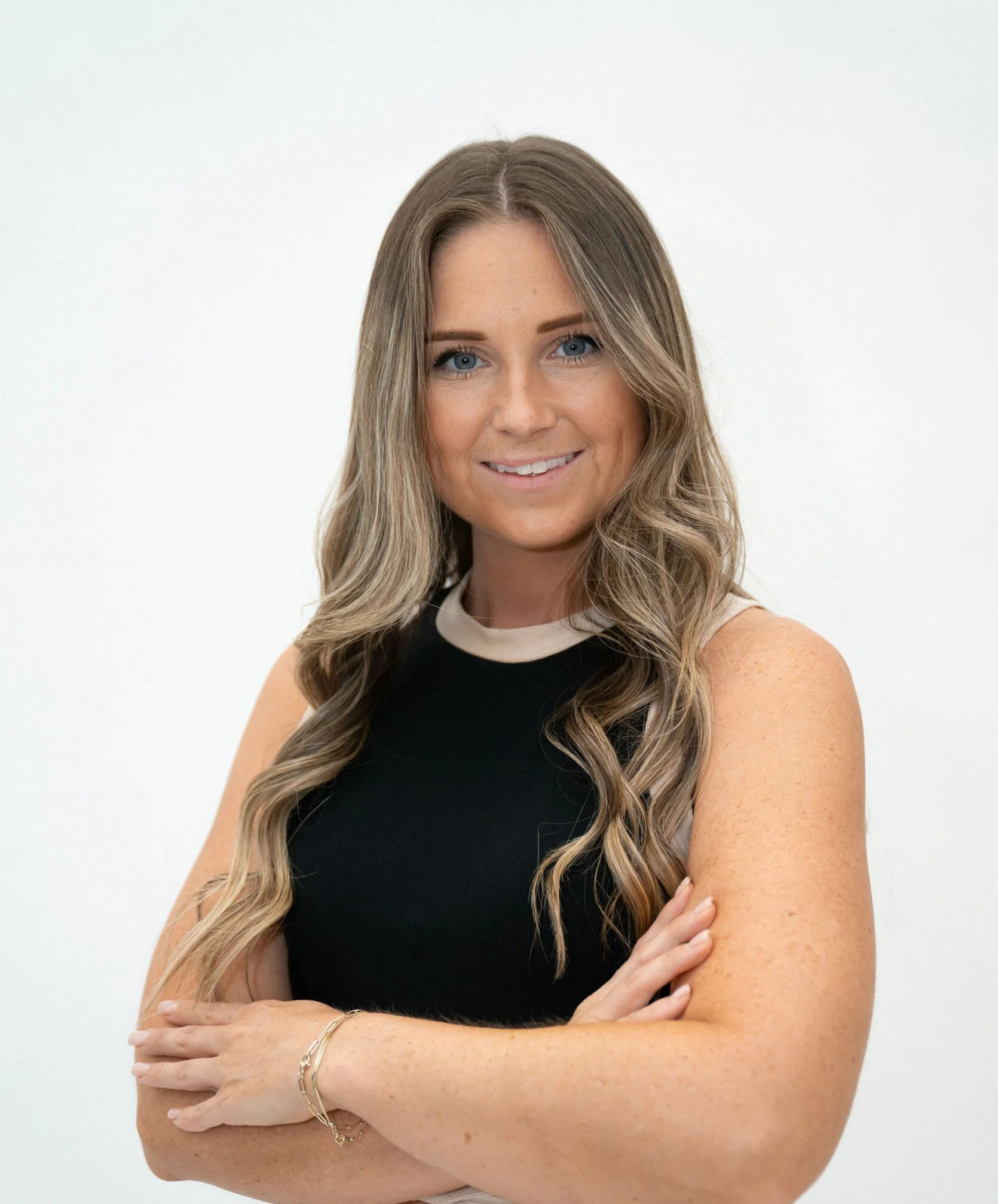 an image of Jennifer Simpson smiling at the camera