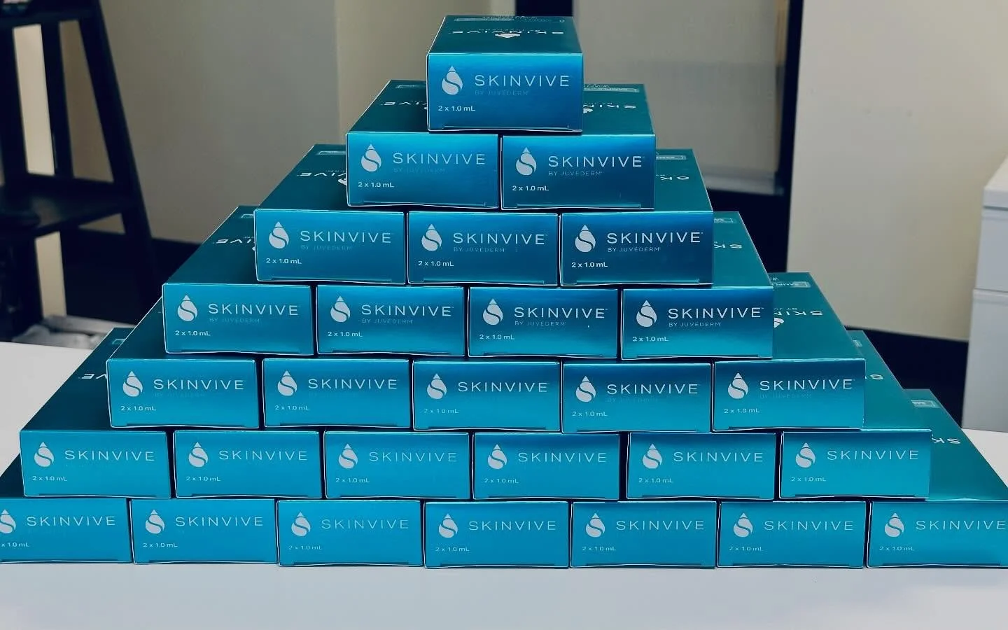 🖤 Free 2 syringes of SkinVive when you buy only 1 syringe of filler before 11/16/25. While supplies last. 

✨ Ready to glow without the filter? ✨
SkinVive by Juv&eacute;derm is our new secret for that hydrated and smooth look 💧

It doesn&rsquo;t ad