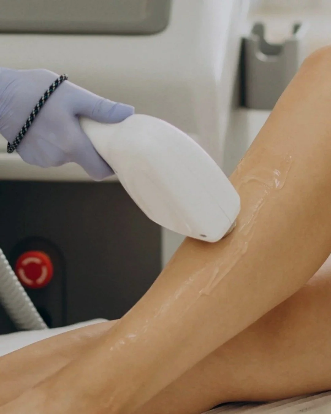 Winter is the perfect time for laser hair removal ❄️ Call 616-214-7228 to book now.

🙌 What it is: Laser hair removal is a fast &amp; comfortable option for long-term reduction of unwanted hair.

📅 Frequency: Every 4&ndash;6 weeks for 6&ndash;8 ses