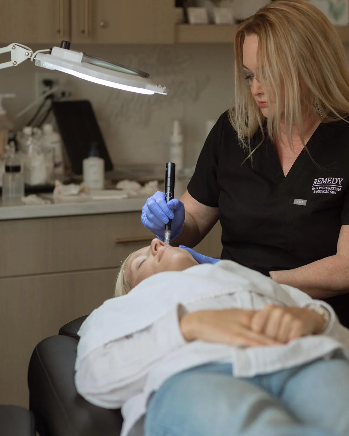 Plan your microneedling series for the new year. Call 616-214-7228 to get started. 

🙌 What it is: Creates controlled micro-injuries to boost collagen, smooth fine lines, soften scars, and refine pores.

📅 Frequency: Recommended frequency: Every 4&